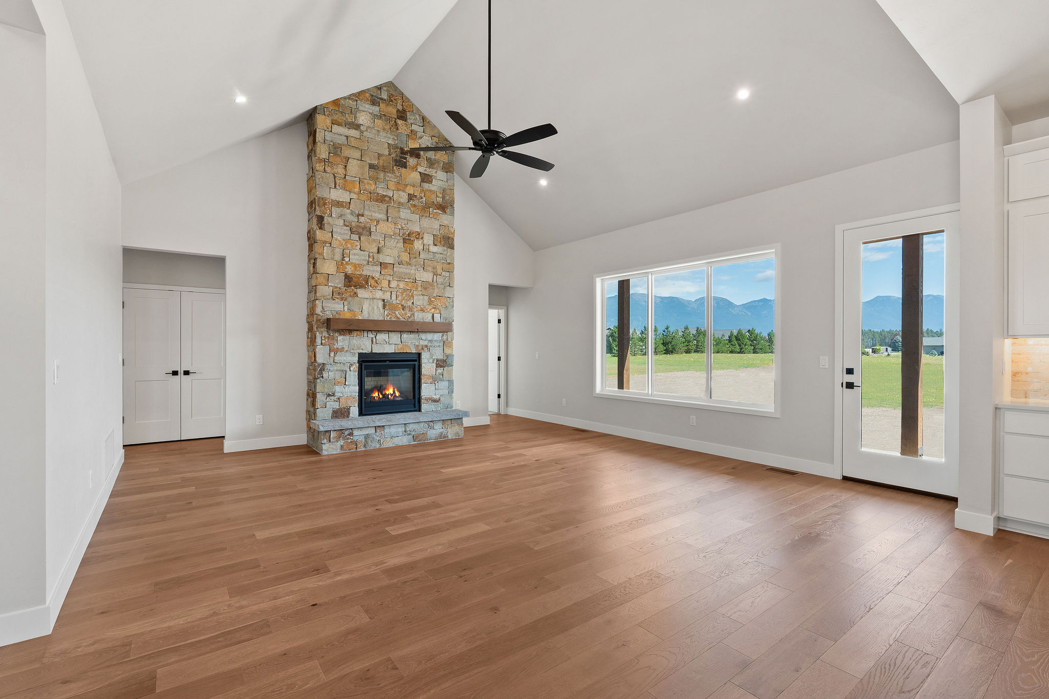25 S Scarface Peak Court Property Photo 12