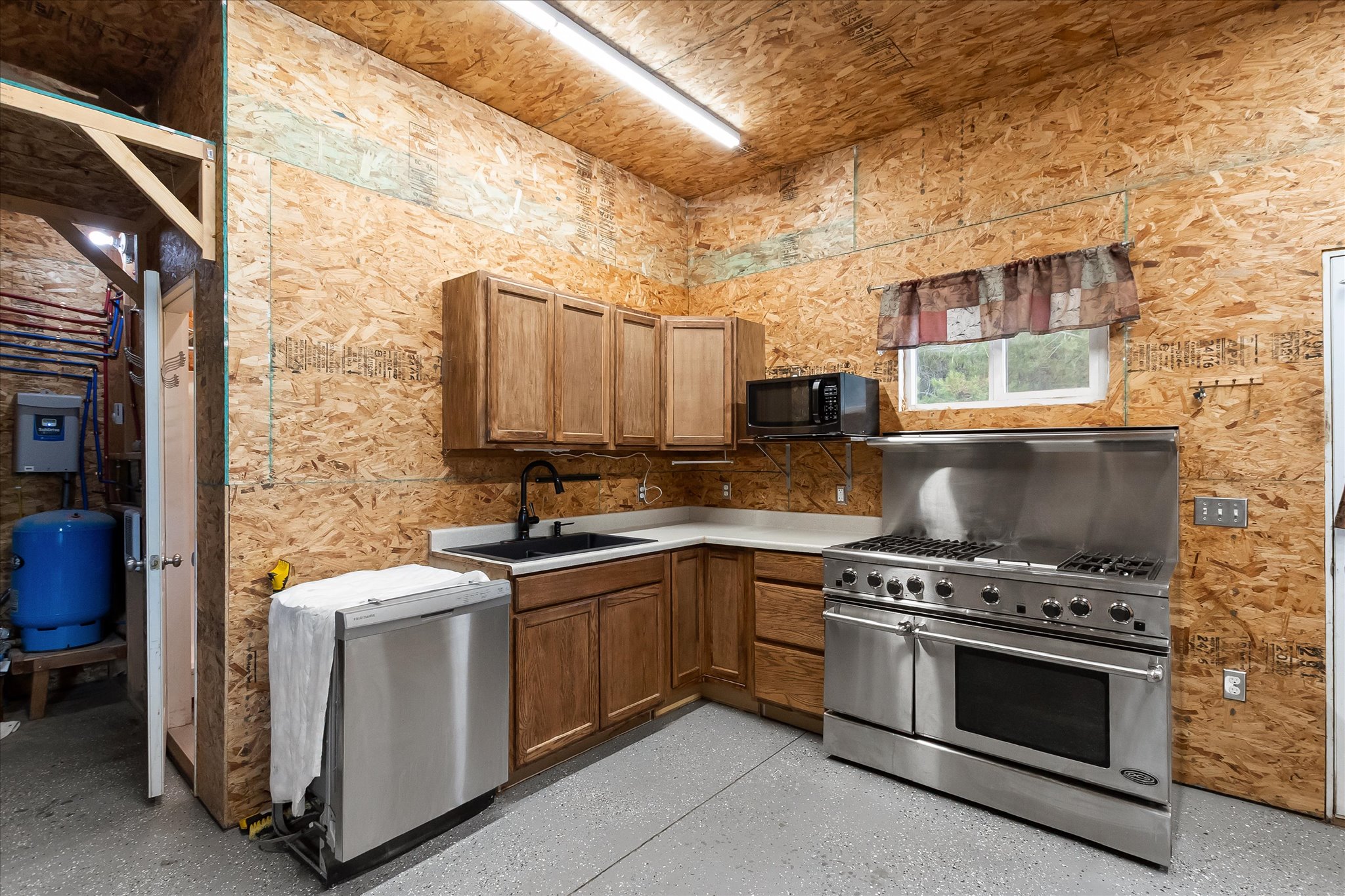 10657 Us Highway 2 W Property Photo 7