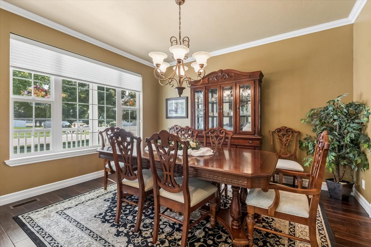 6 Glacier Circle Property Photo 8