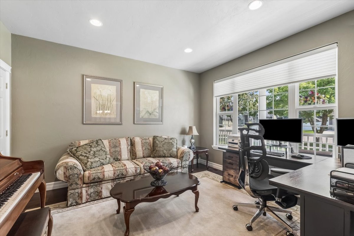 6 Glacier Circle Property Photo 10