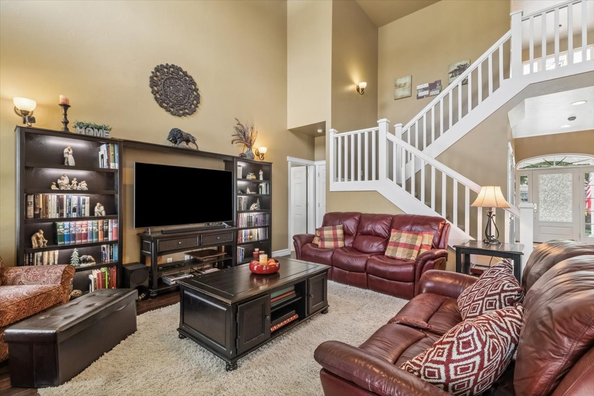 6 Glacier Circle Property Photo 14