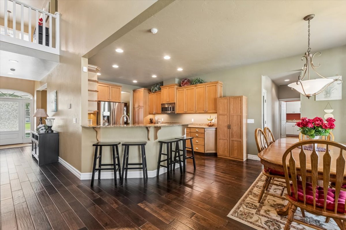 6 Glacier Circle Property Photo 16