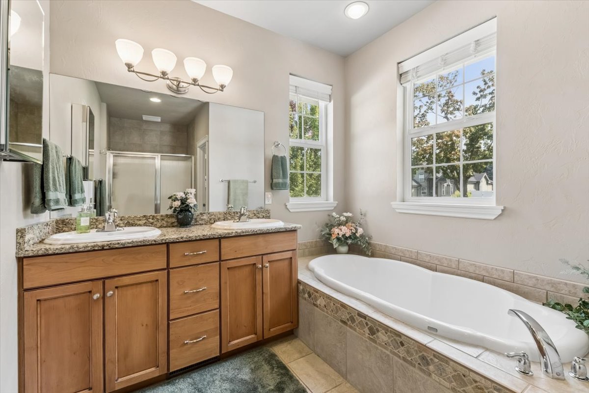 6 Glacier Circle Property Photo 24