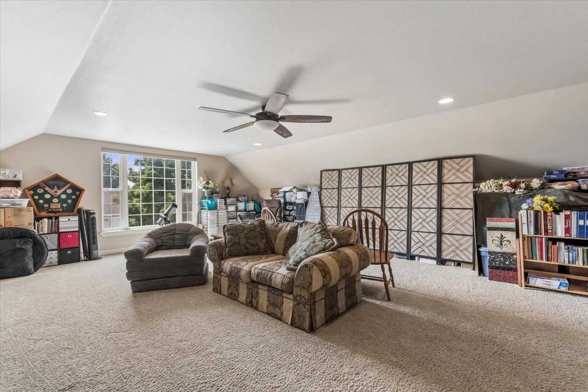 6 Glacier Circle Property Photo 35