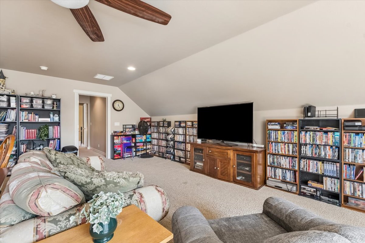 6 Glacier Circle Property Photo 36