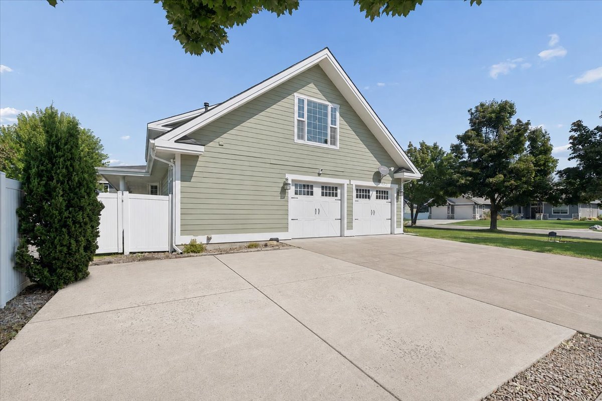 6 Glacier Circle Property Photo 39