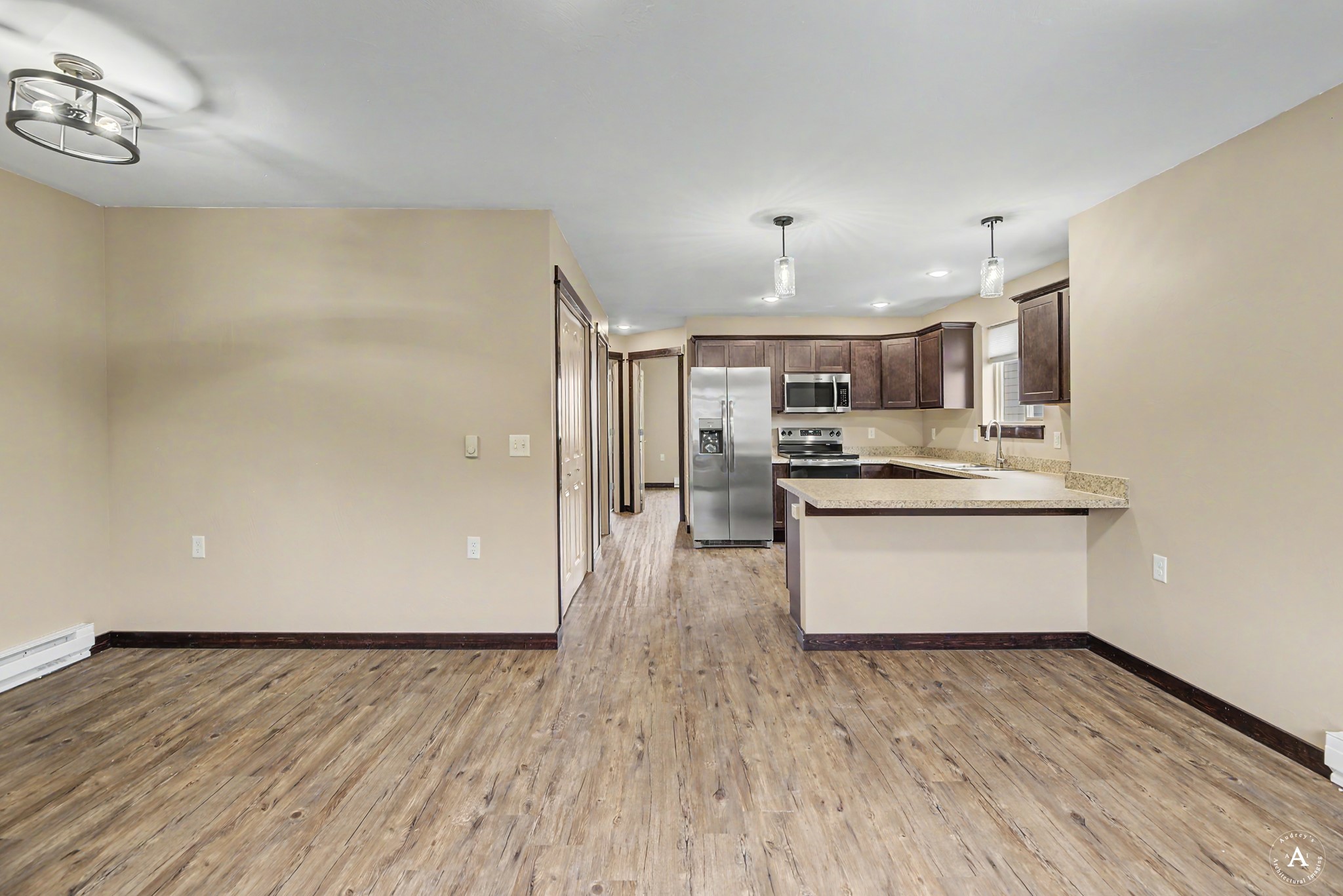 2870 Overlook Boulevard Property Photo 4