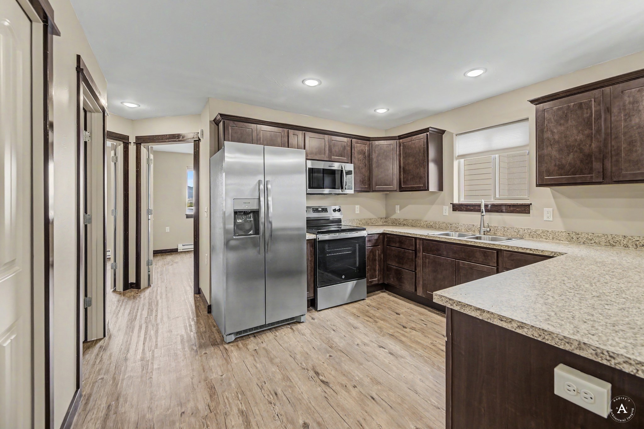 2870 Overlook Boulevard Property Photo 7