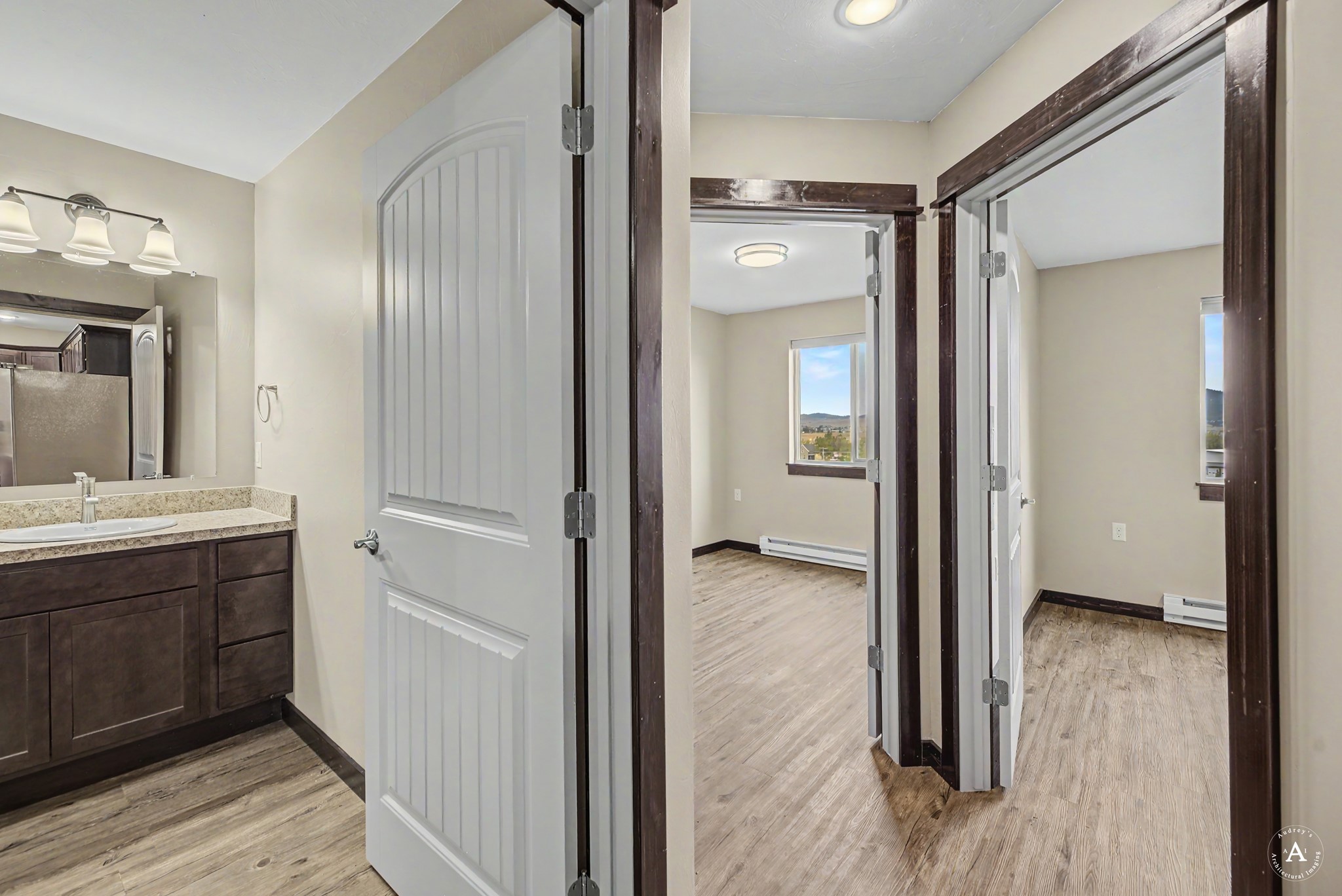 2870 Overlook Boulevard Property Photo 8
