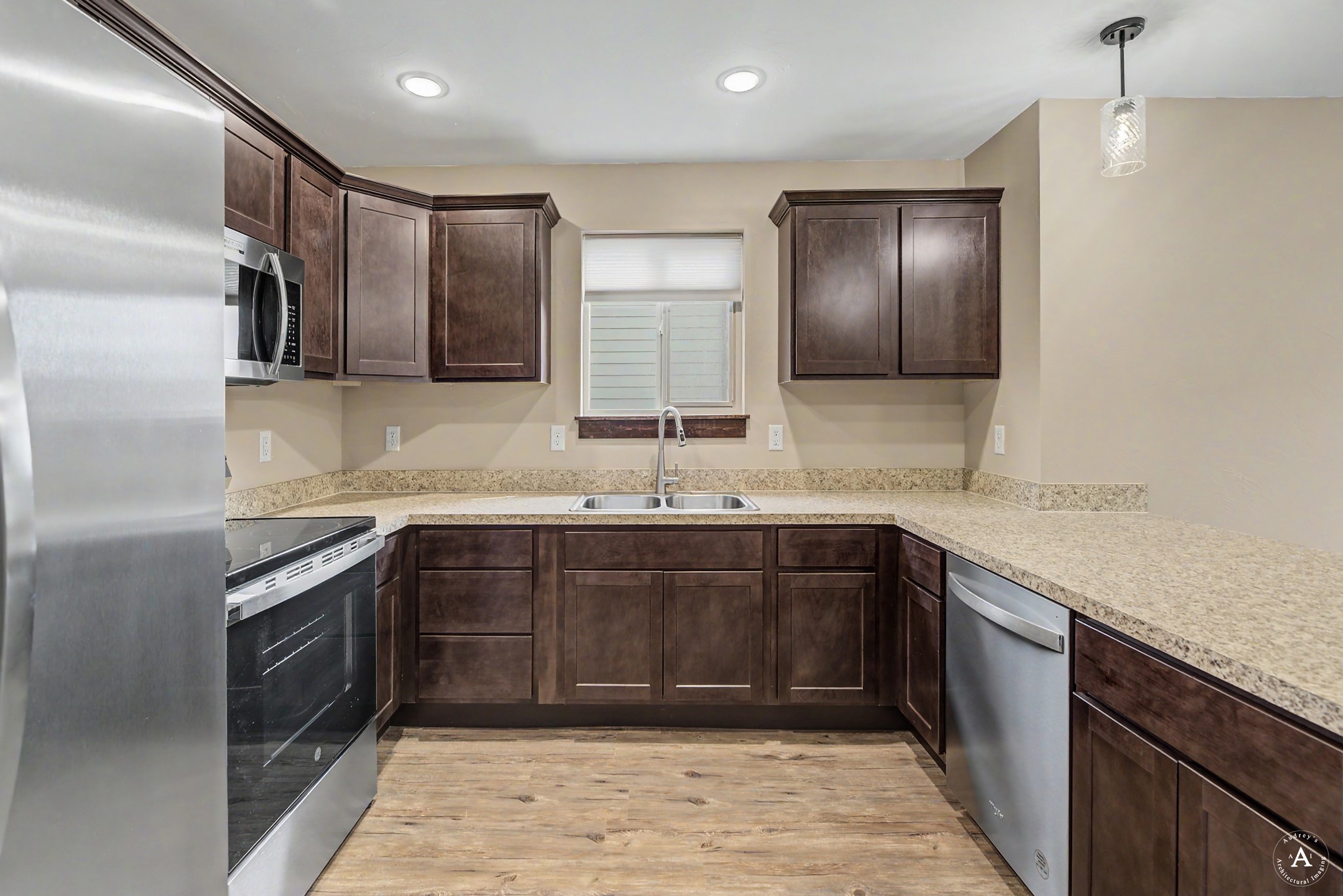 2870 Overlook Boulevard Property Photo 10