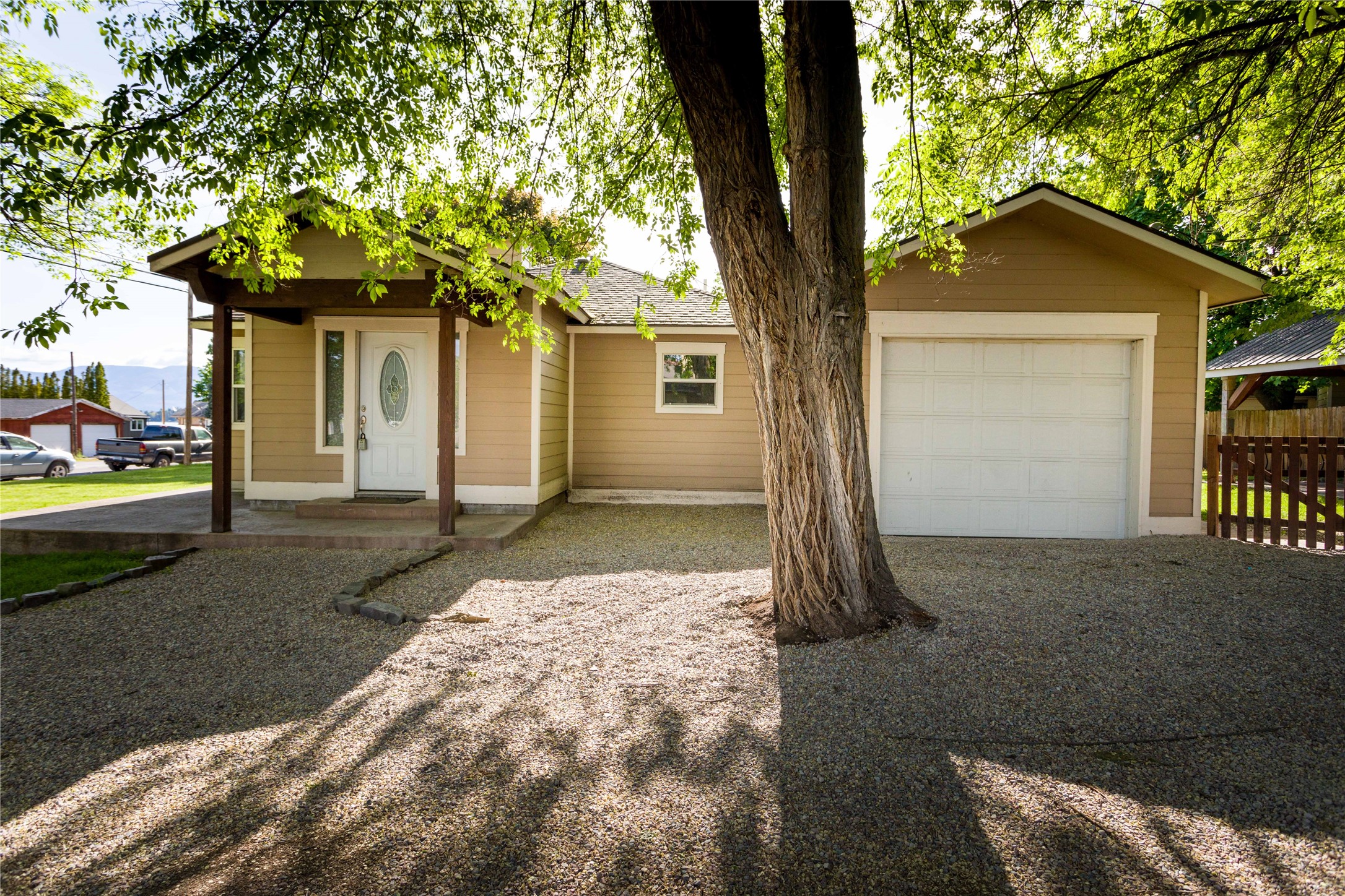 802 4th Avenue E Property Photo 1
