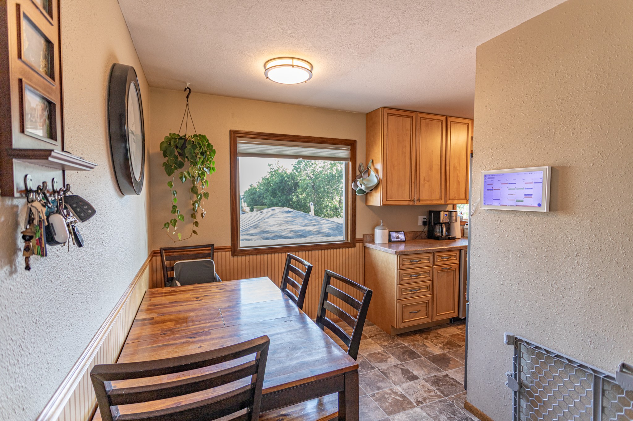 156 Riverview Drive E Property Photo 10