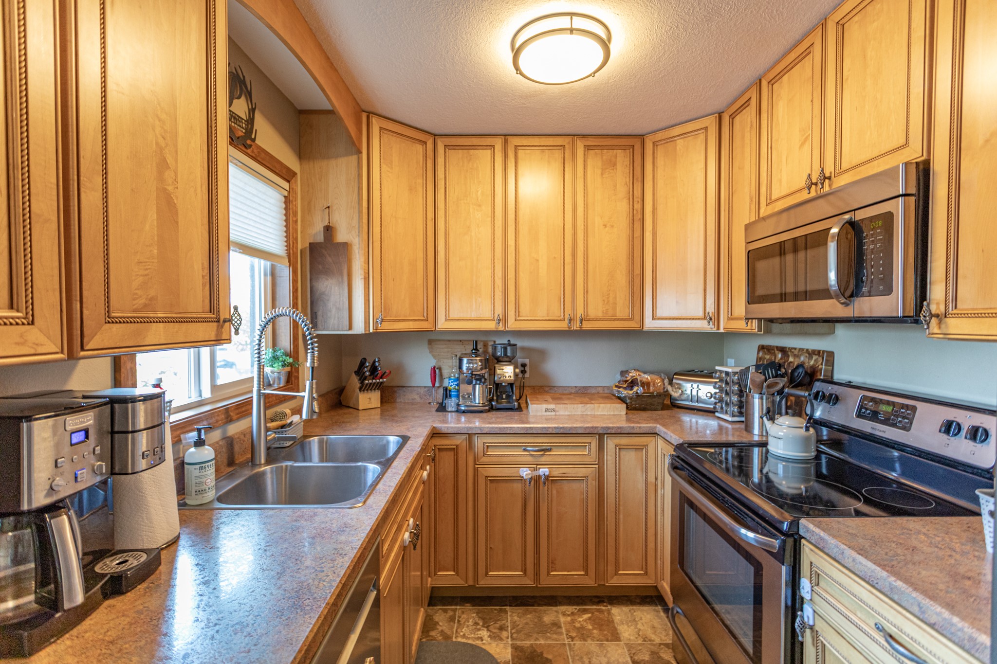 156 Riverview Drive E Property Photo 12