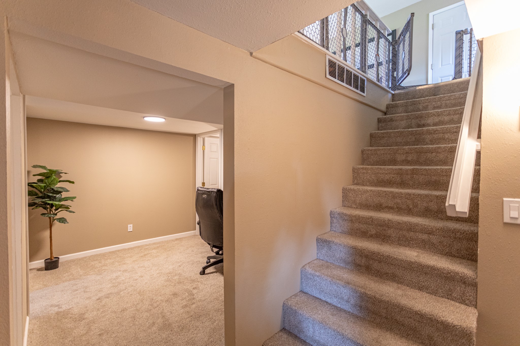 156 Riverview Drive E Property Photo 21