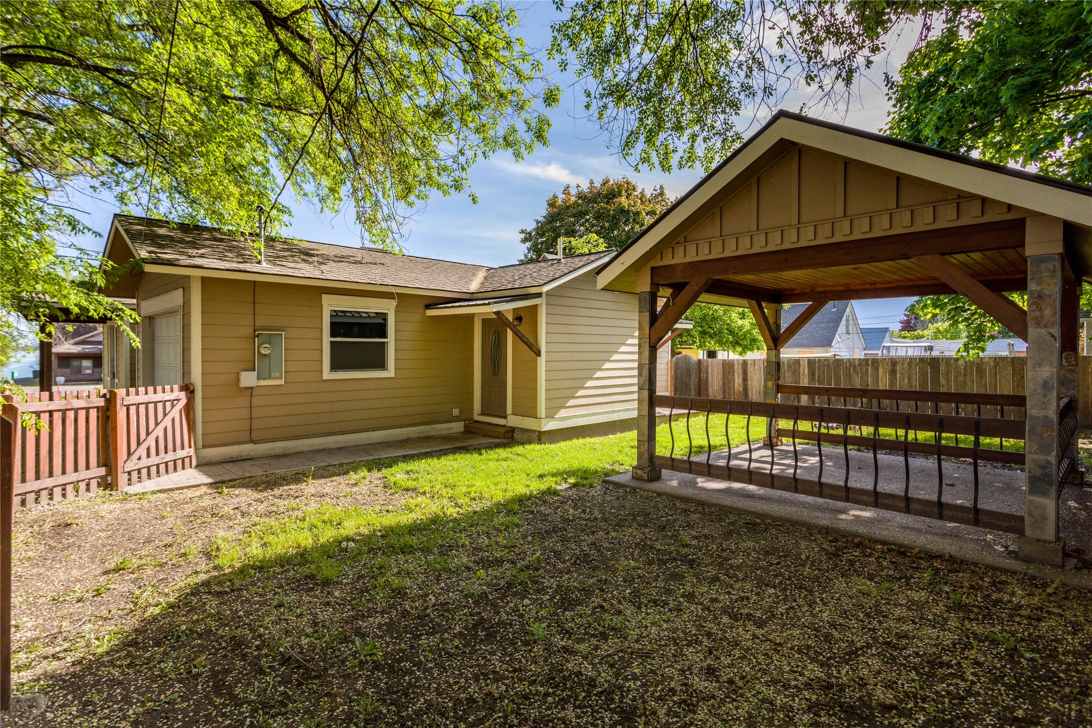 802 4th Avenue E Property Photo 10