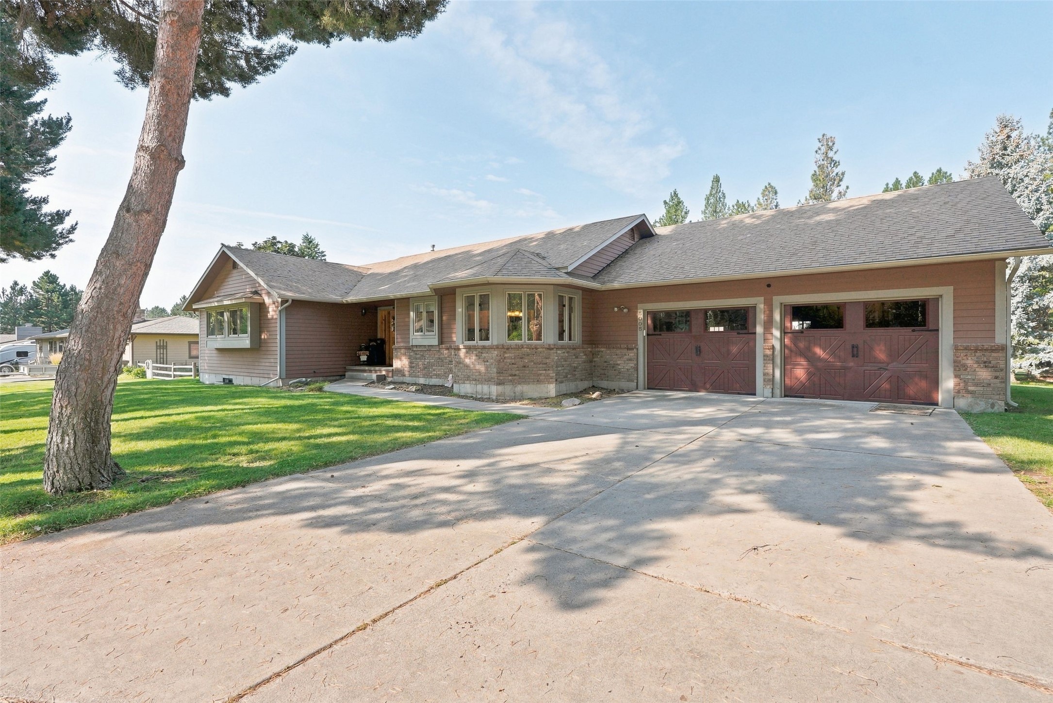 5005 Larch Avenue Property Photo 1