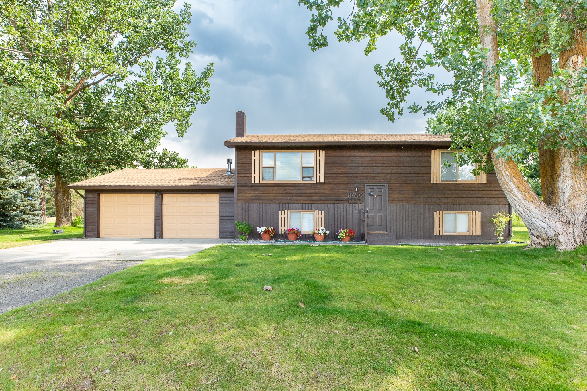 15700 North Park Drive Property Photo 1