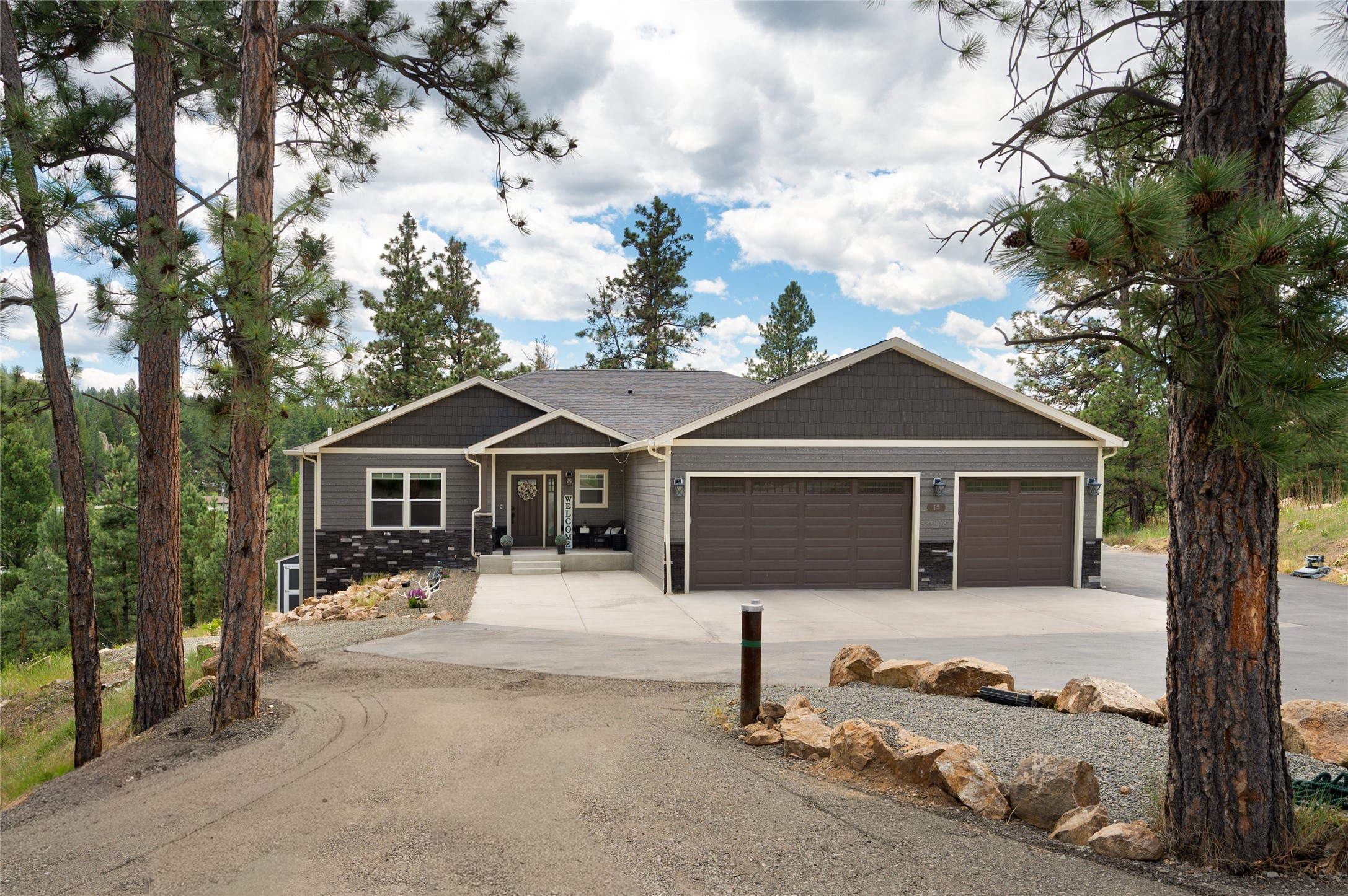 15 Rolling Stone Road Property Photo 3