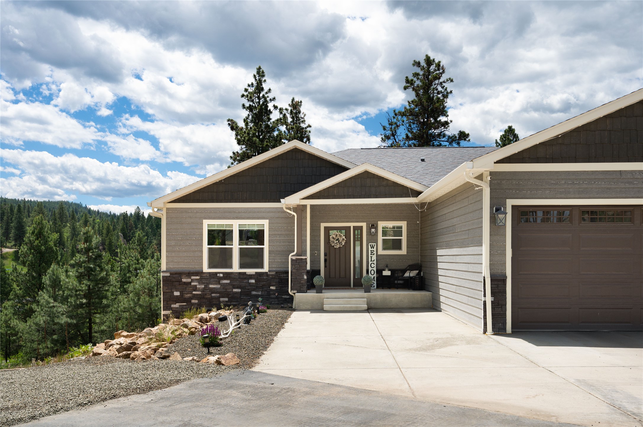 15 Rolling Stone Road Property Photo 4