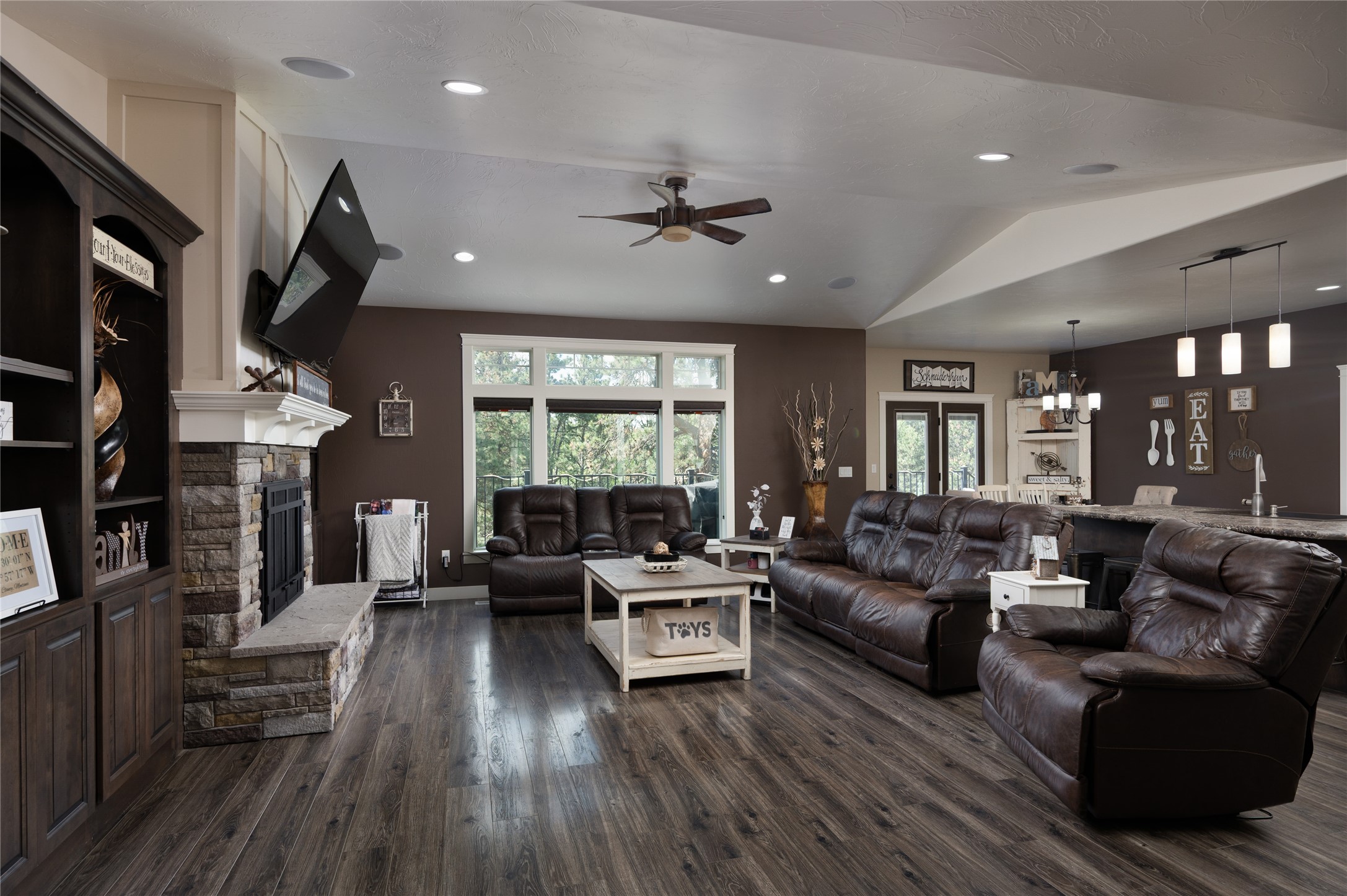 15 Rolling Stone Road Property Photo 12