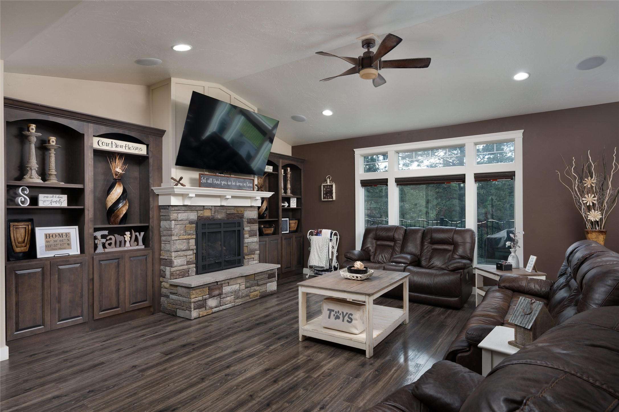15 Rolling Stone Road Property Photo 14