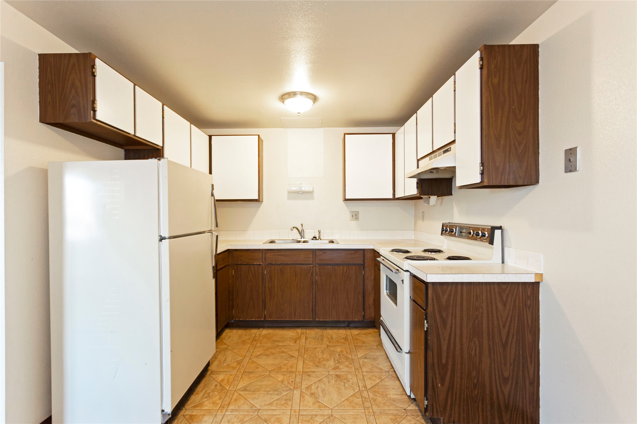 108 Camelot Court Property Photo 11
