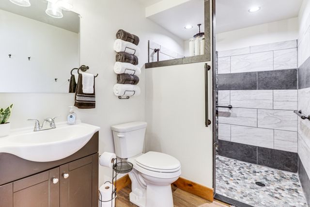 25521 Three Moon Drive Property Photo 44