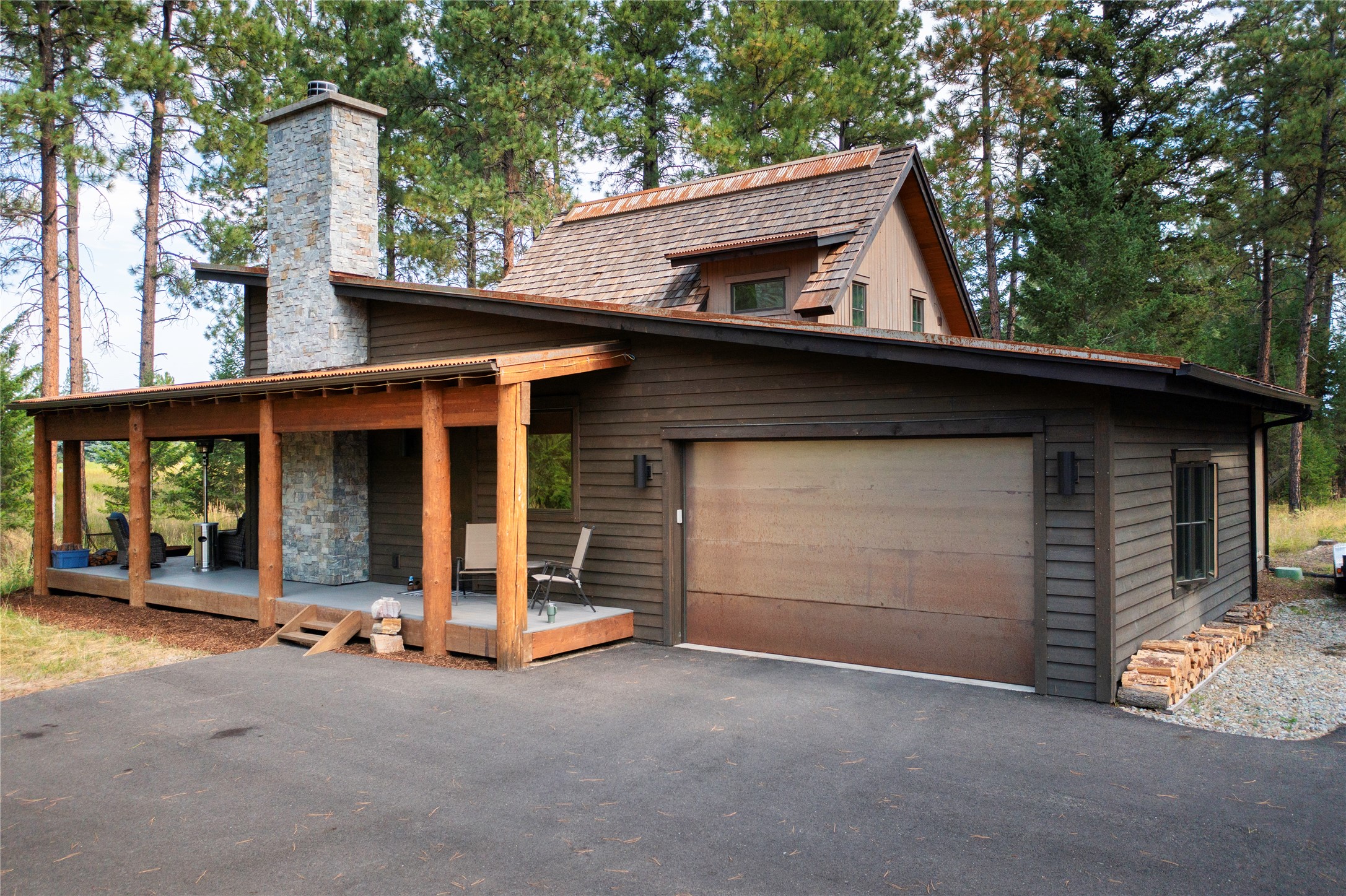 724 Wilderness Club Drive Property Photo 3