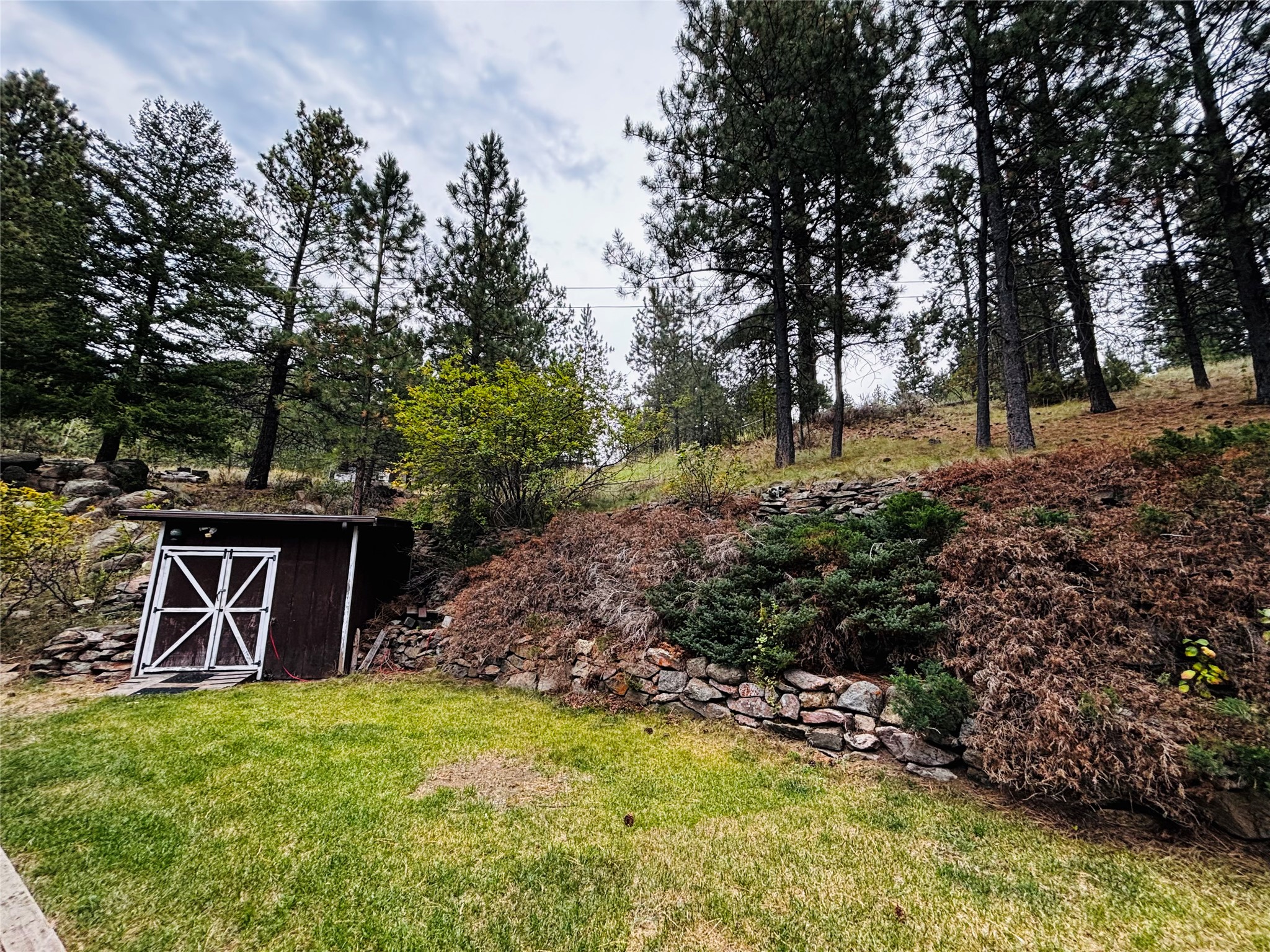 2 Hole In The Wall Property Photo 8