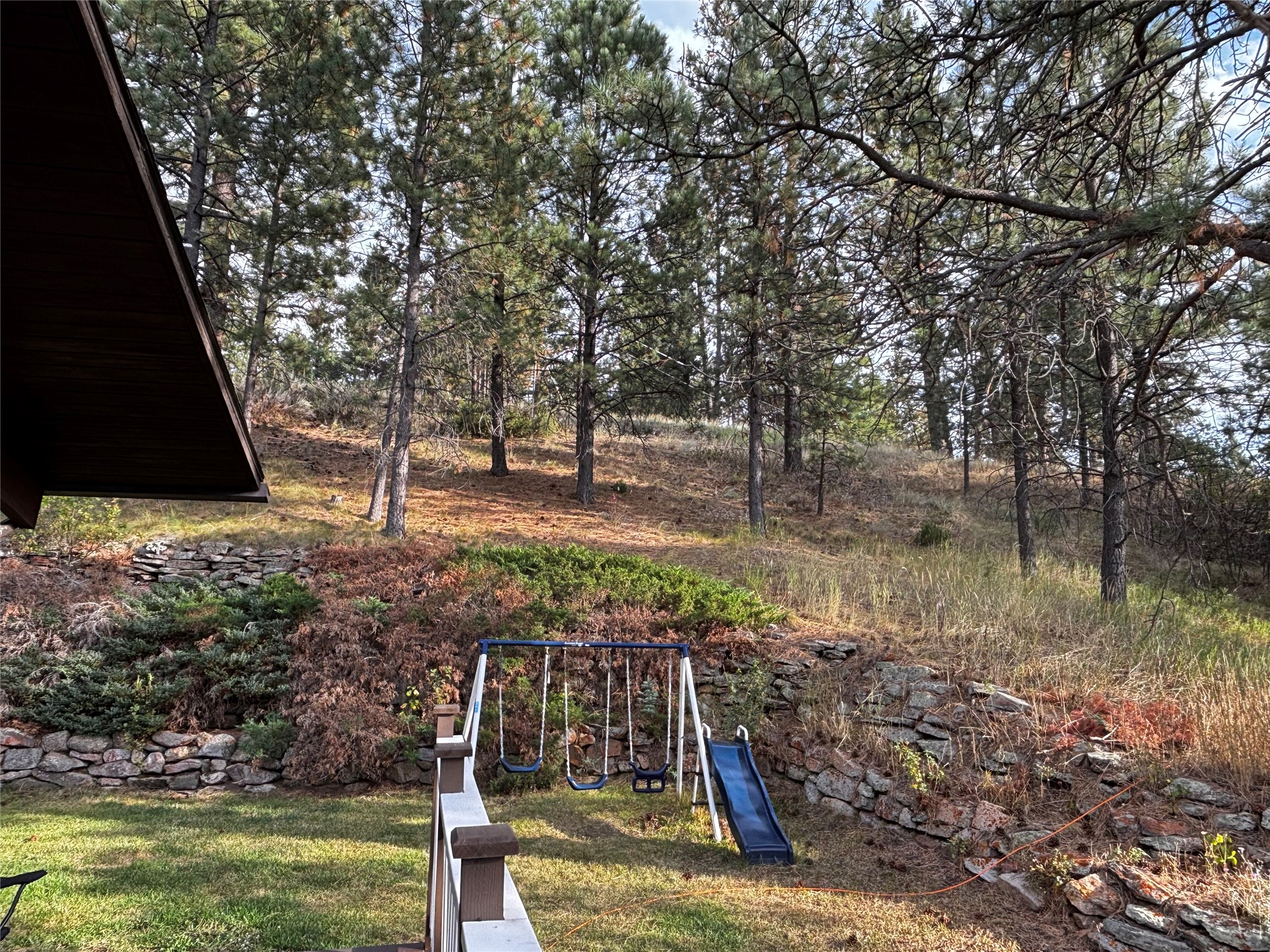2 Hole In The Wall Property Photo 11