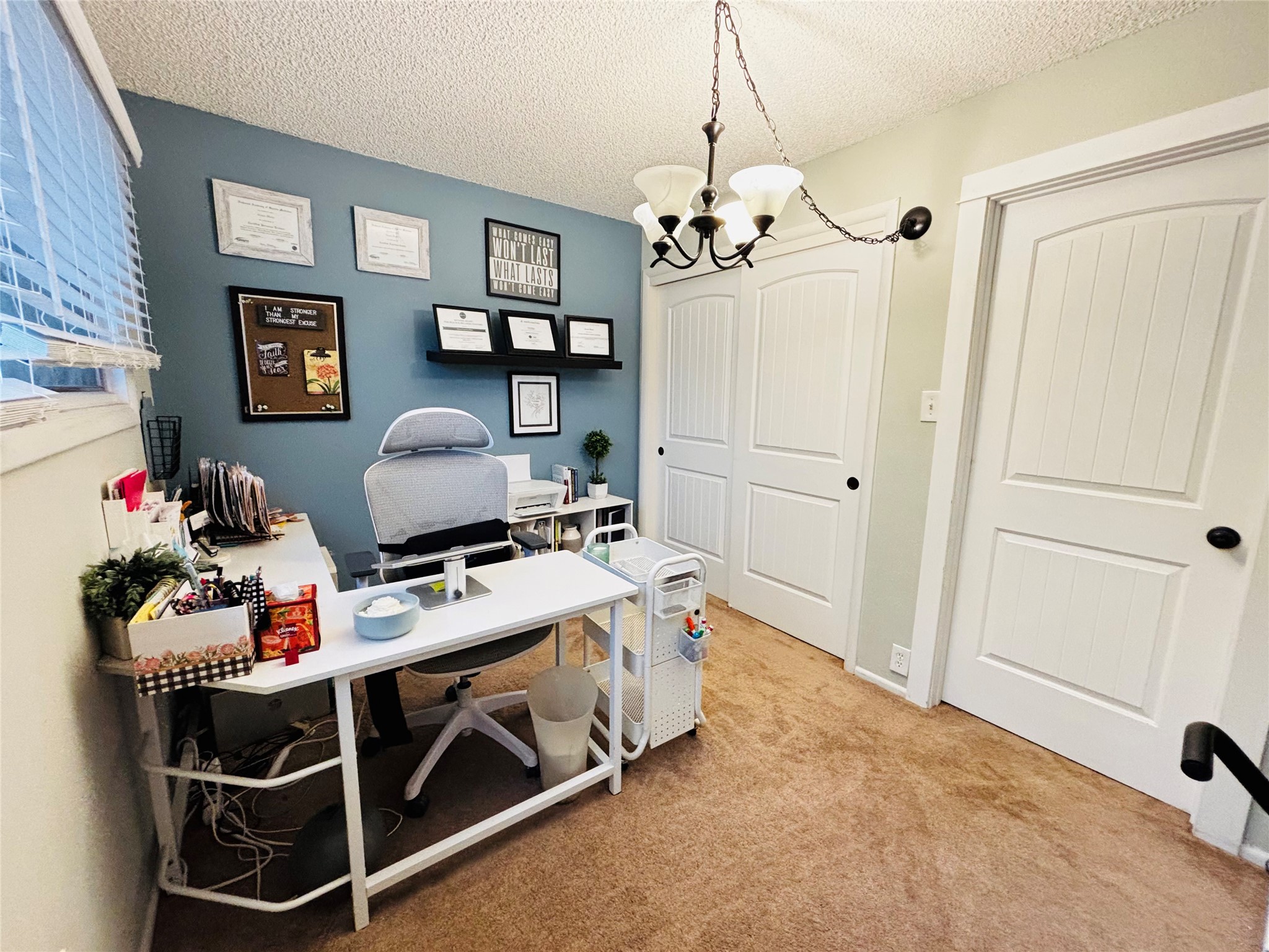 2 Hole In The Wall Property Photo 24