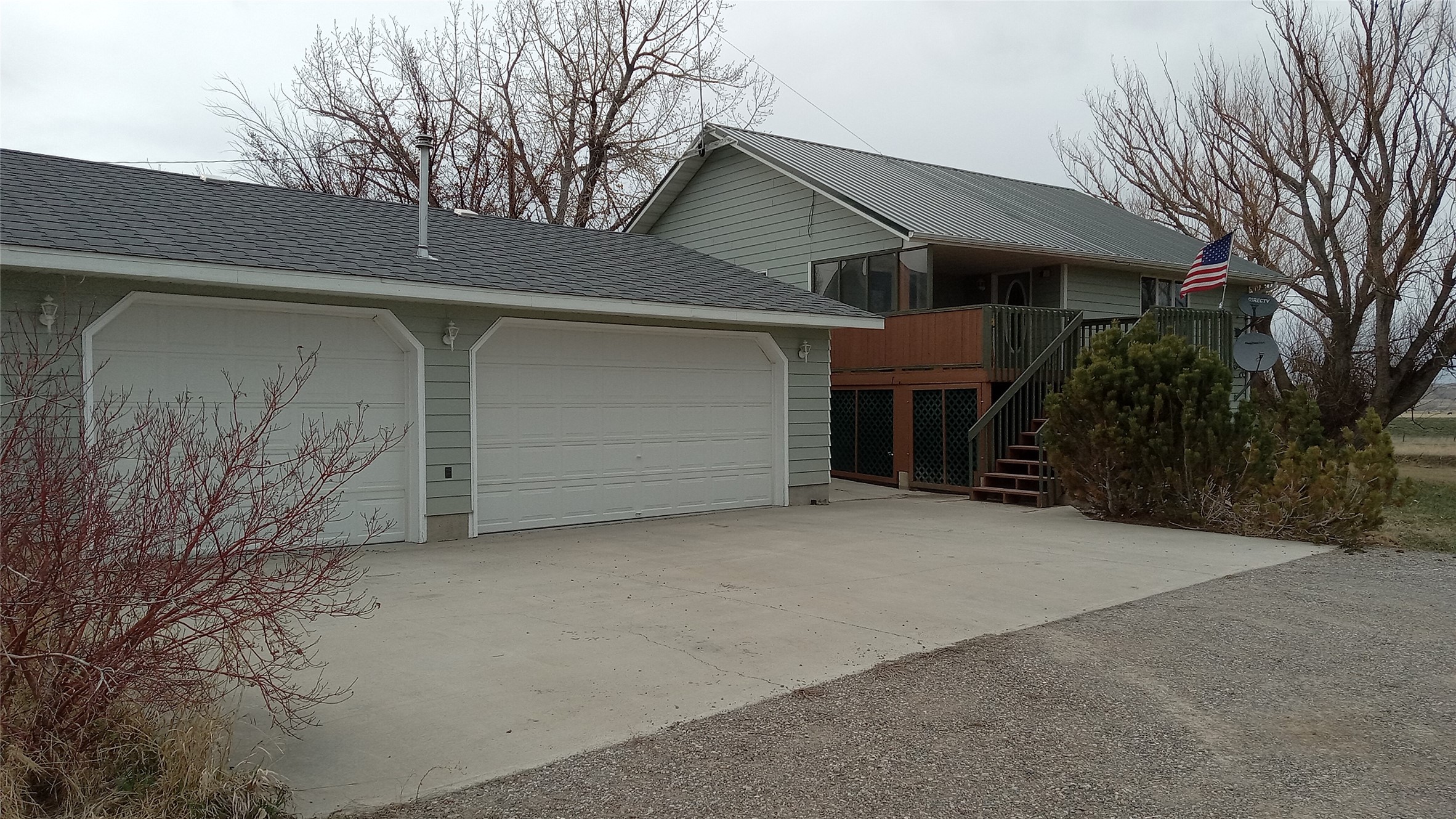 19 Russell Lateral Property Photo 2