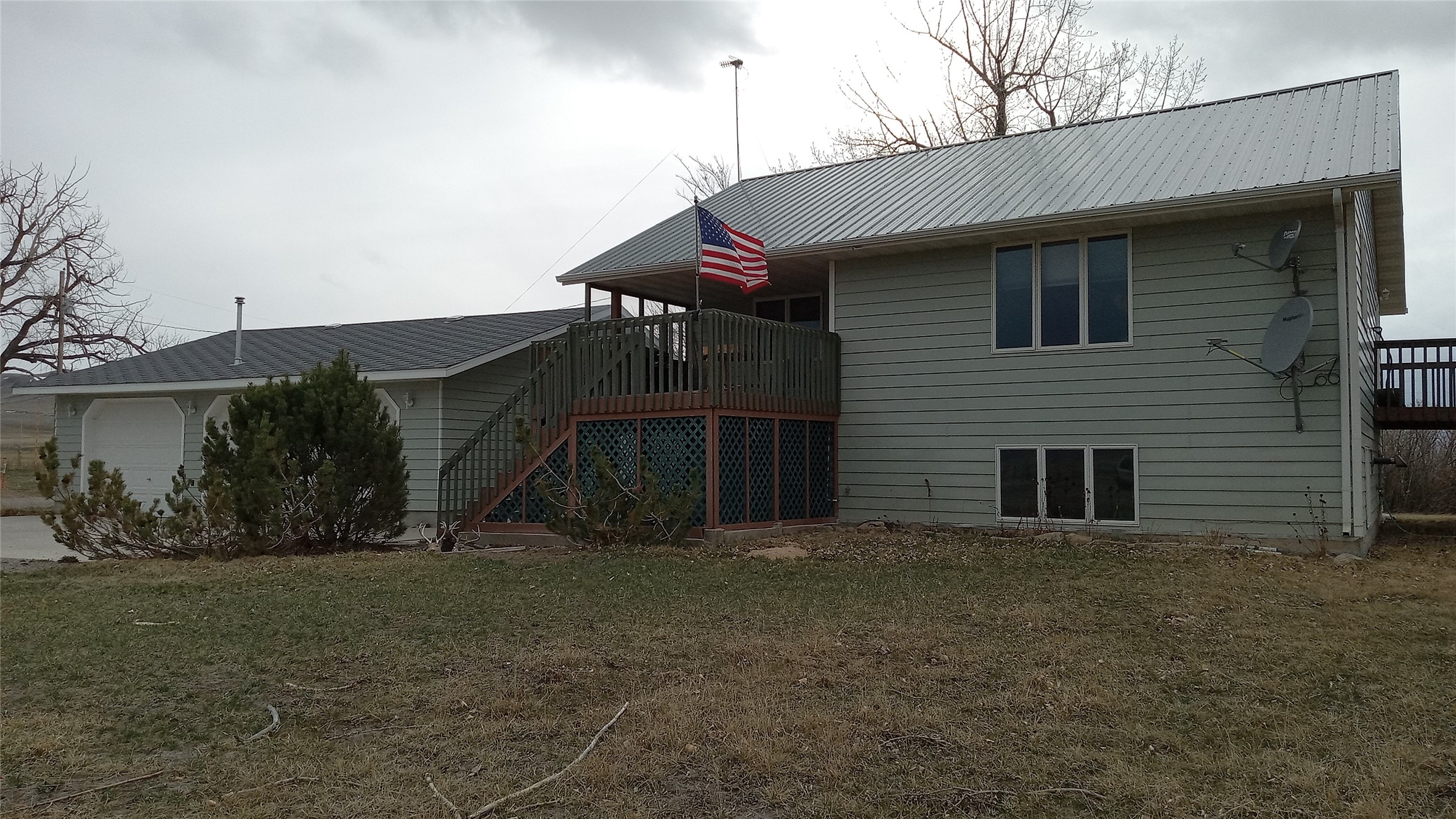 19 Russell Lateral Property Photo 4
