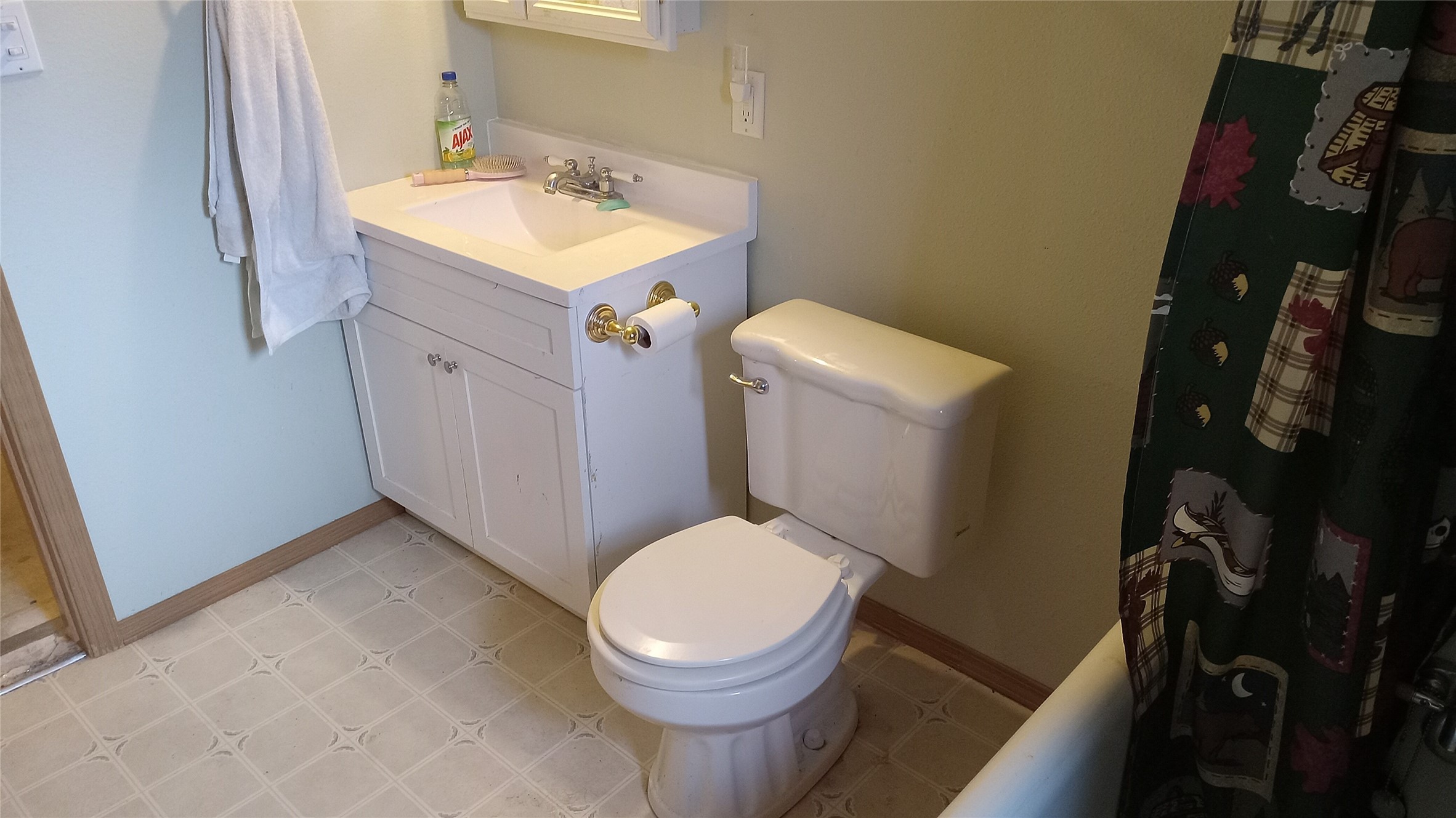 19 Russell Lateral Property Photo 23