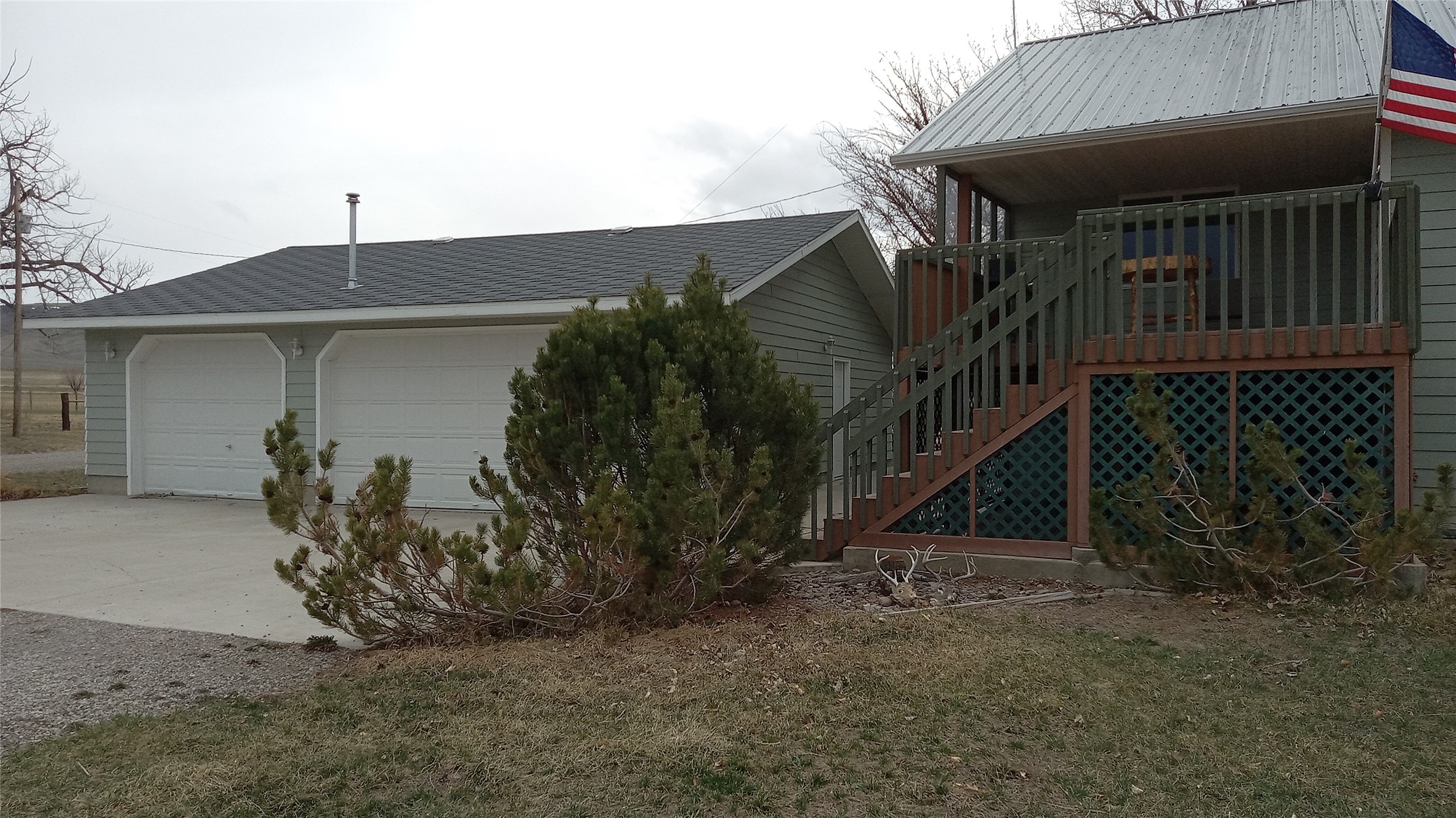 19 Russell Lateral Property Photo 31