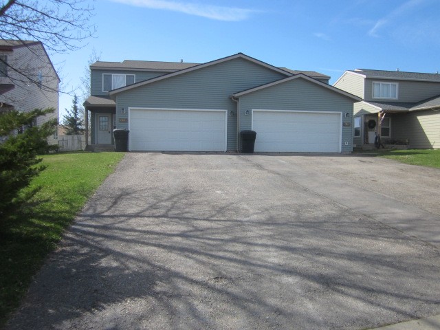 2000 & 2002 Greatview Drive Property Photo 1