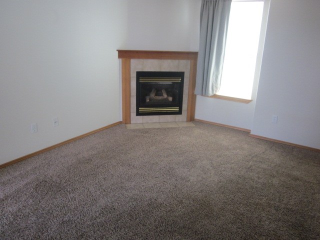 2000 & 2002 Greatview Drive Property Photo 4