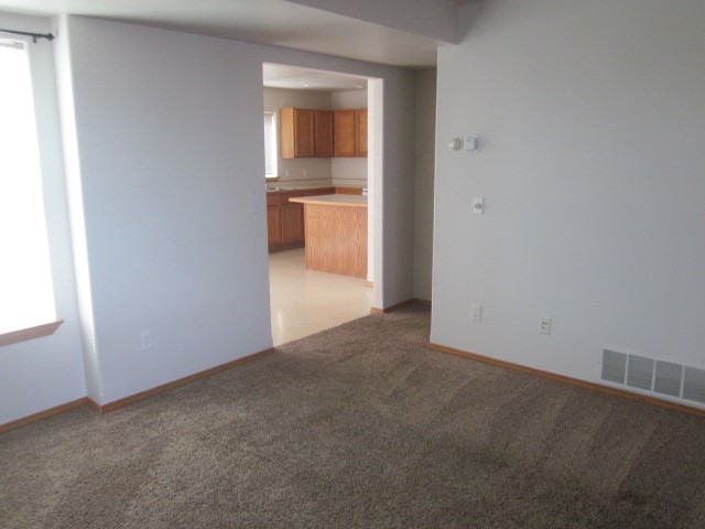 2000 & 2002 Greatview Drive Property Photo 5