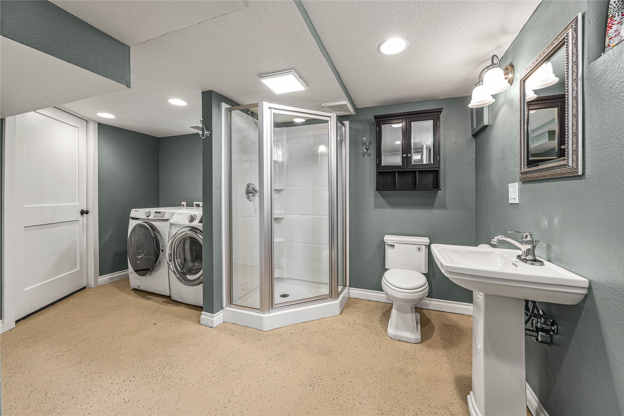 665 Woodworth Avenue Property Photo 27