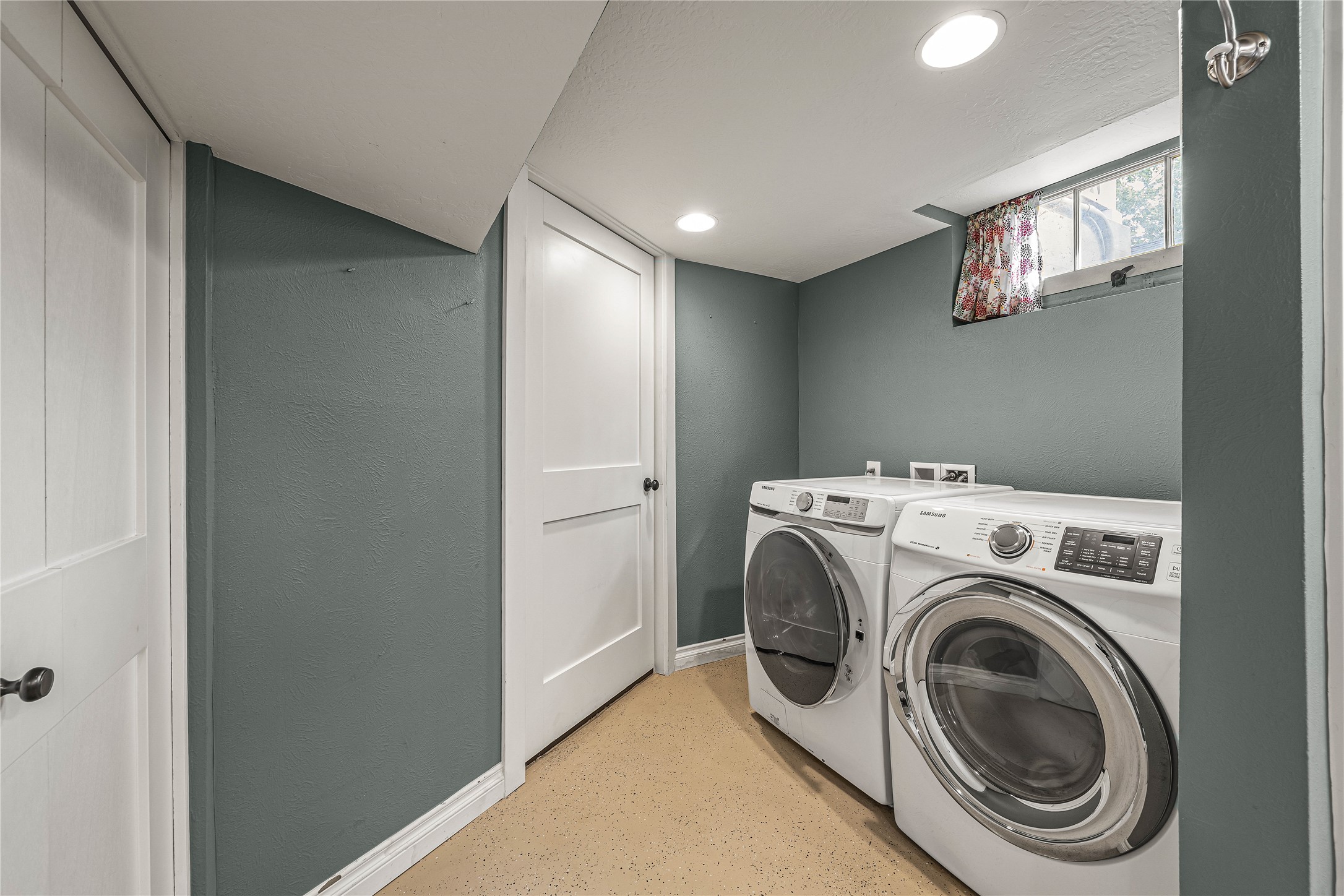 665 Woodworth Avenue Property Photo 29