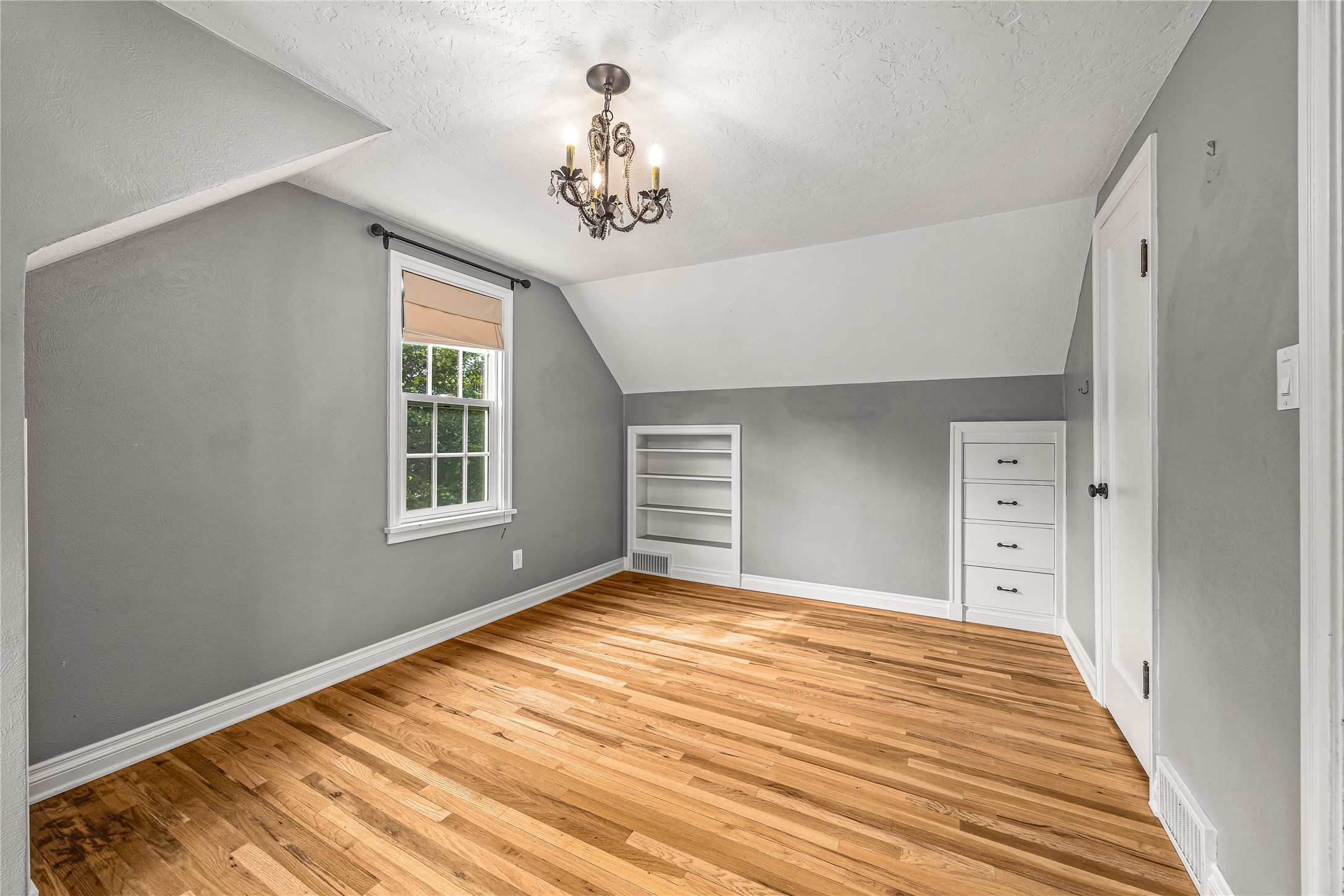 665 Woodworth Avenue Property Photo 36