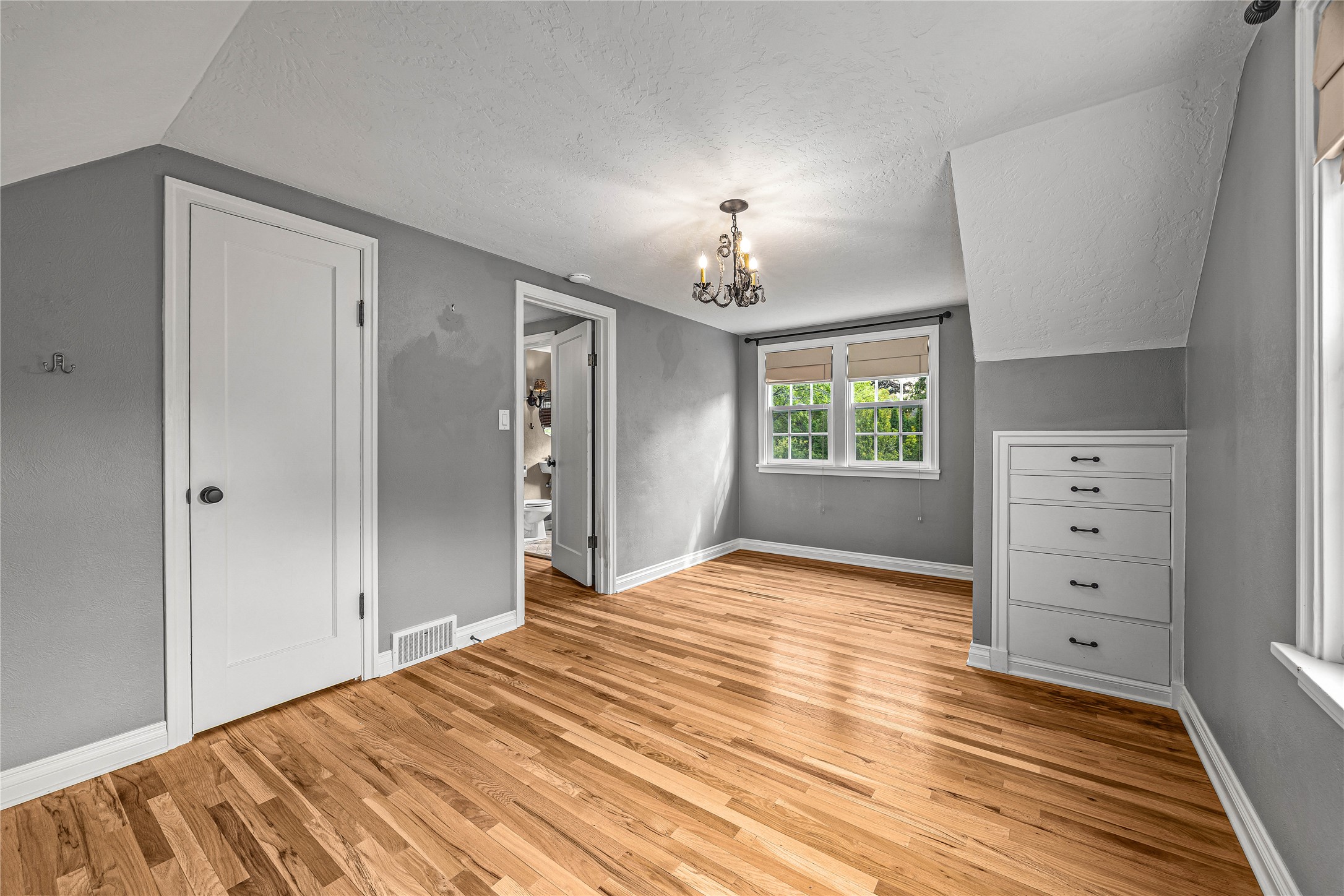 665 Woodworth Avenue Property Photo 37