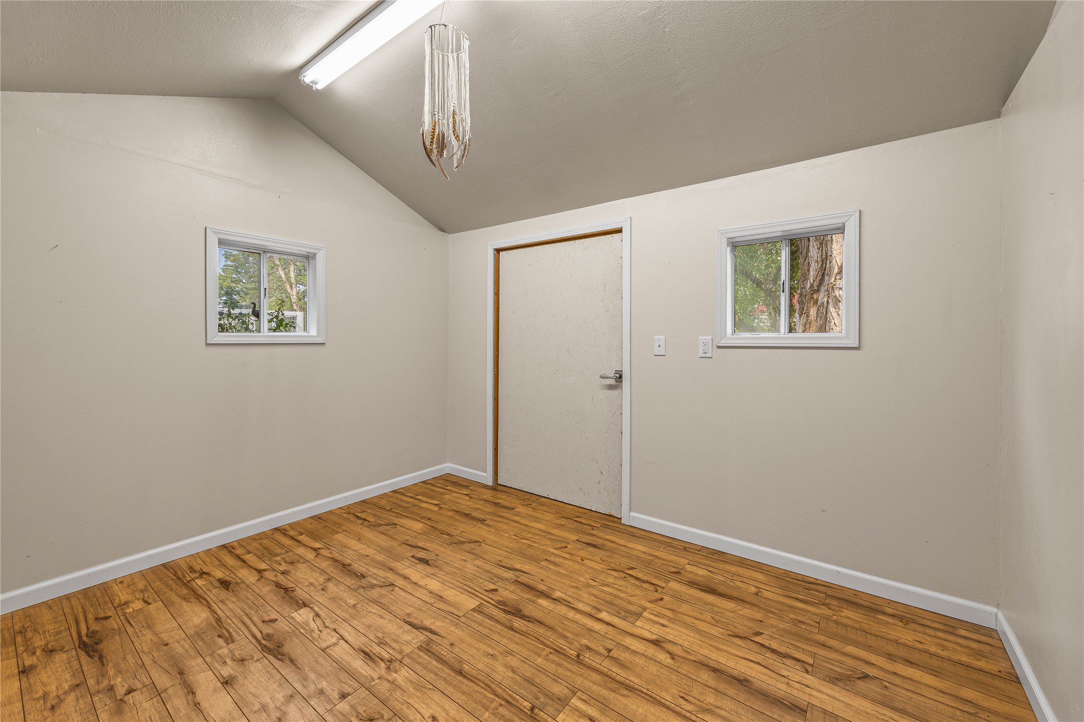 665 Woodworth Avenue Property Photo 55