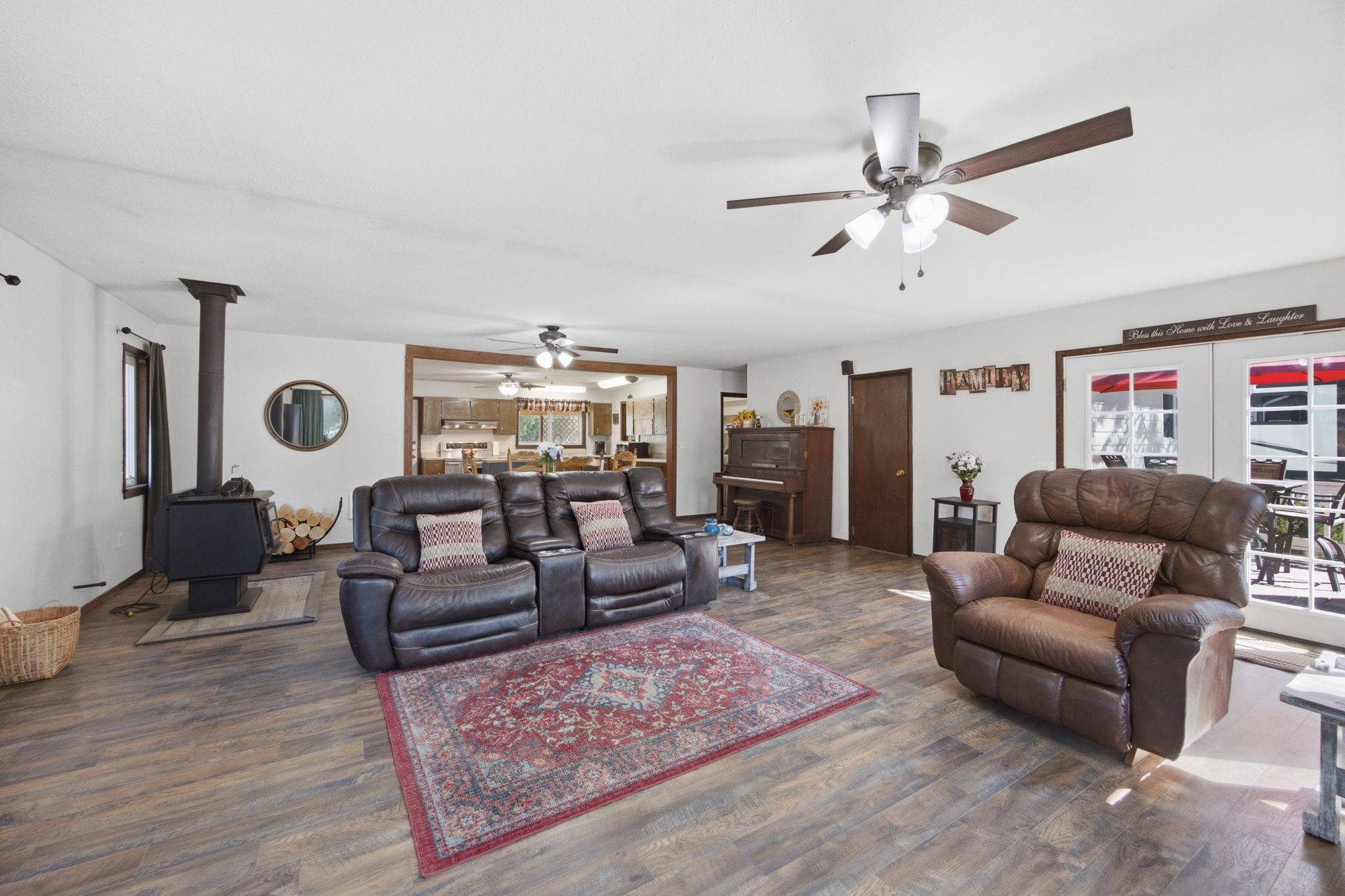 516 Pebble Lane Property Photo 12
