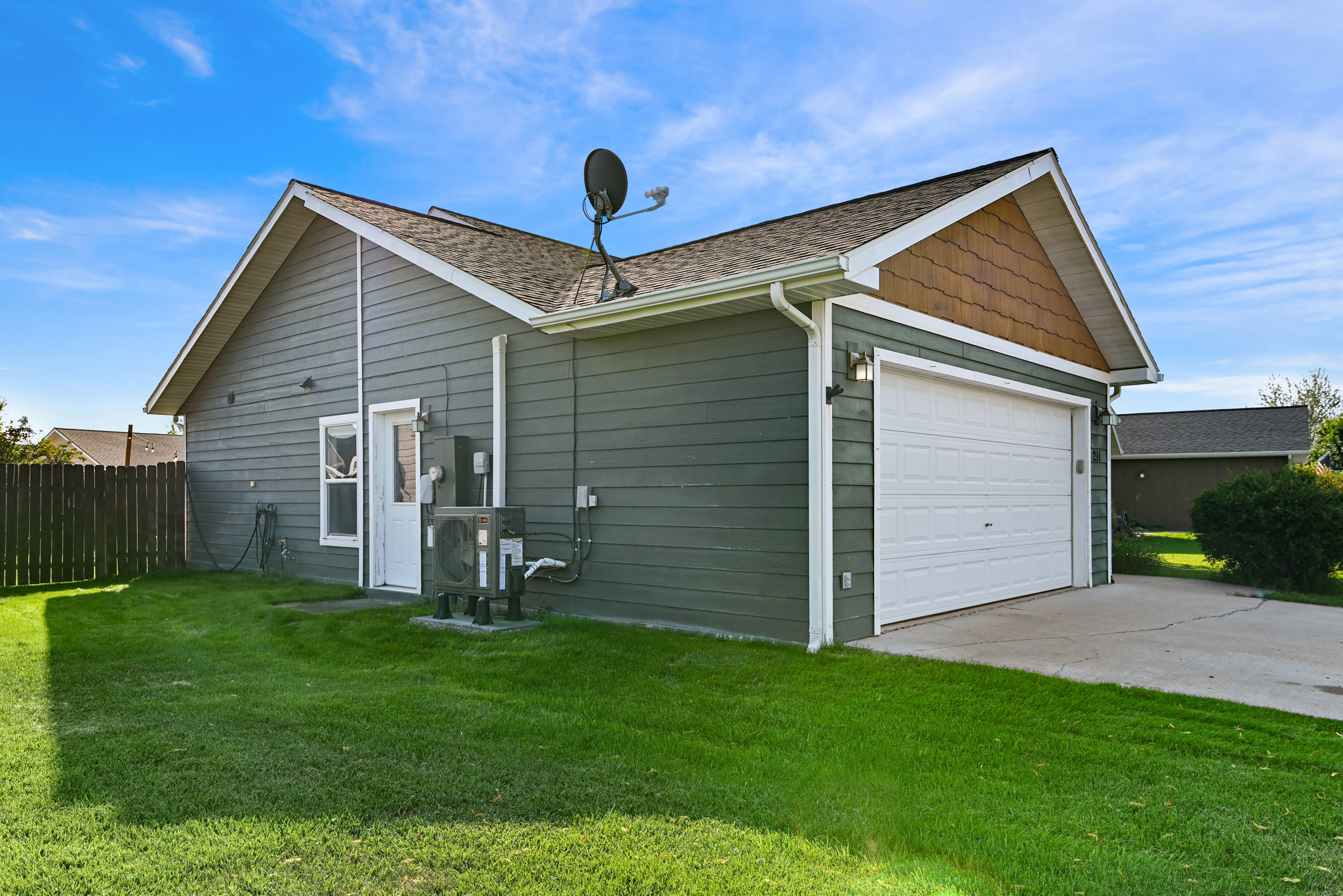 211 Jackson Peak Drive Property Photo 4
