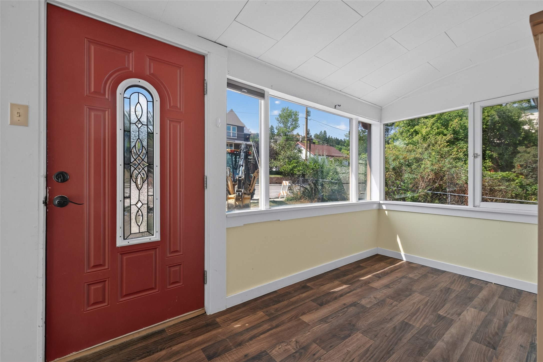 326 Pine Street Property Photo 2