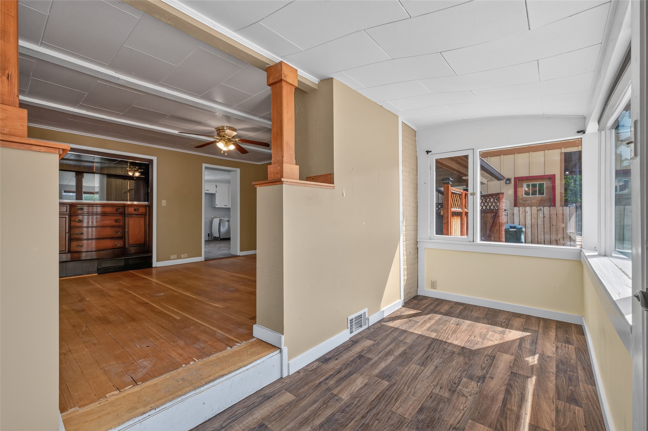 326 Pine Street Property Photo 4
