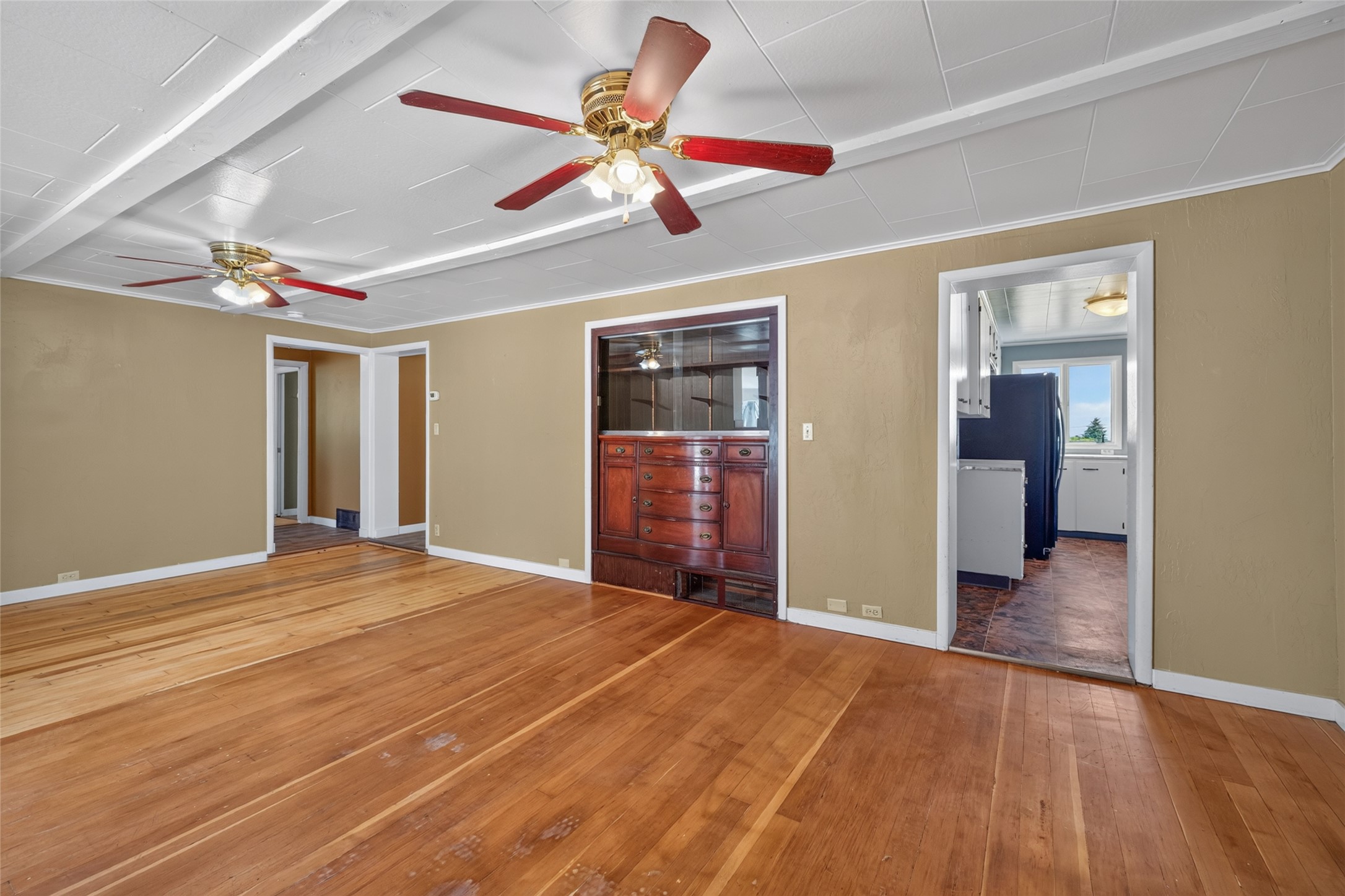 326 Pine Street Property Photo 8