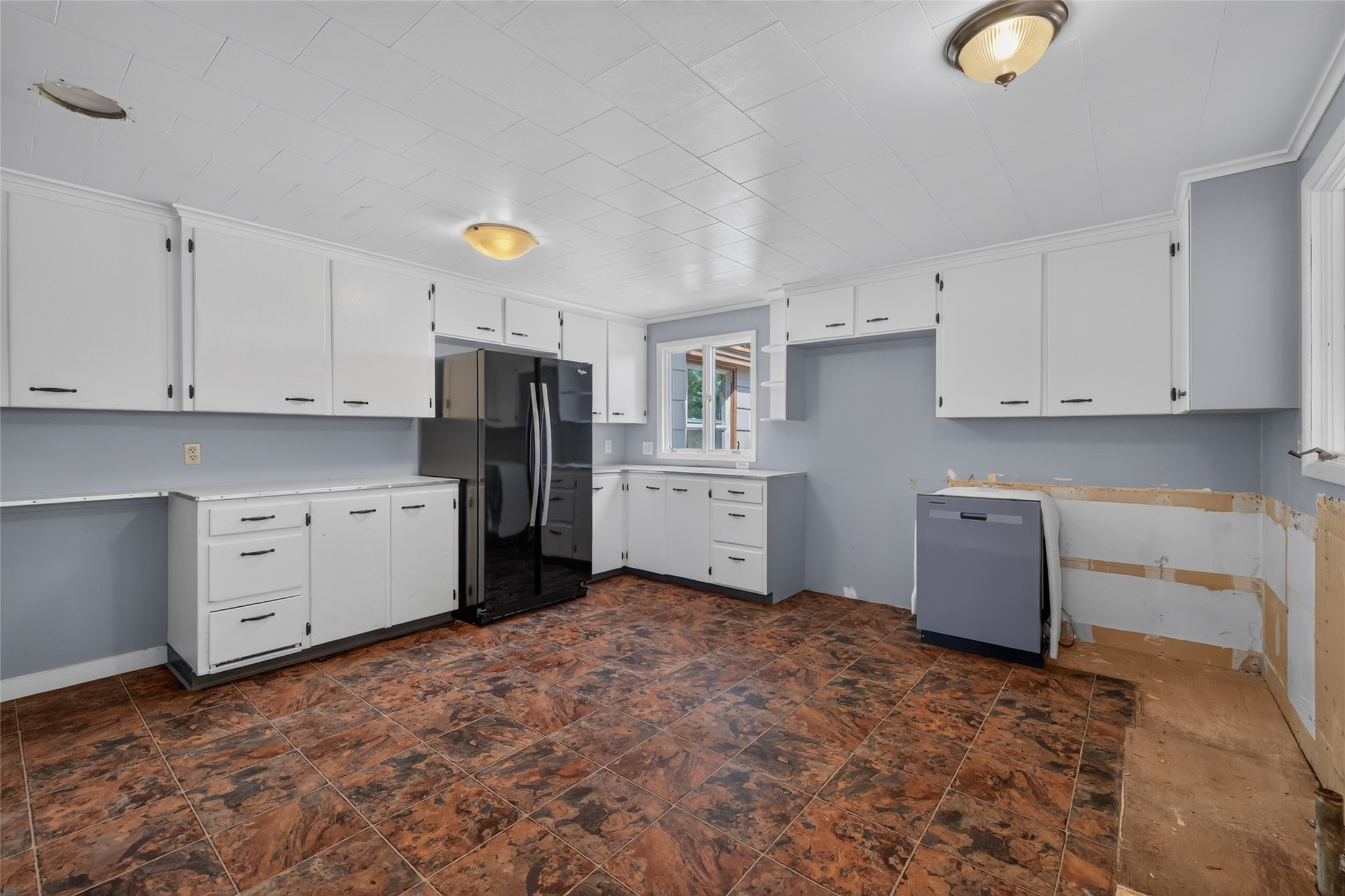 326 Pine Street Property Photo 9