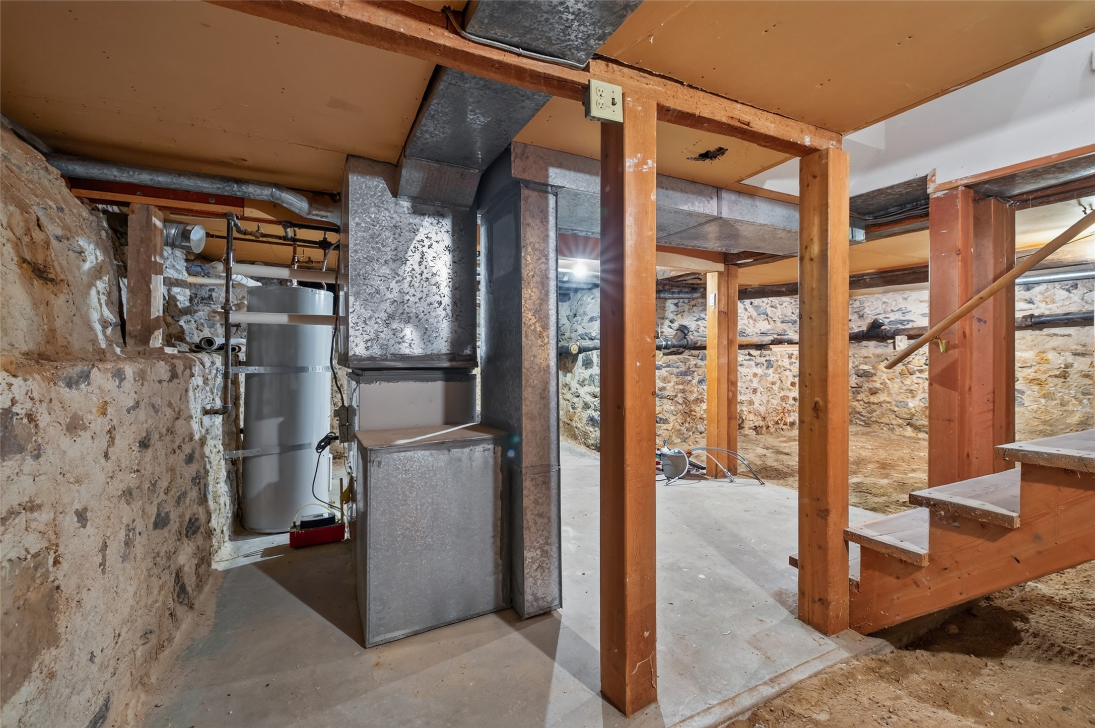 326 Pine Street Property Photo 24